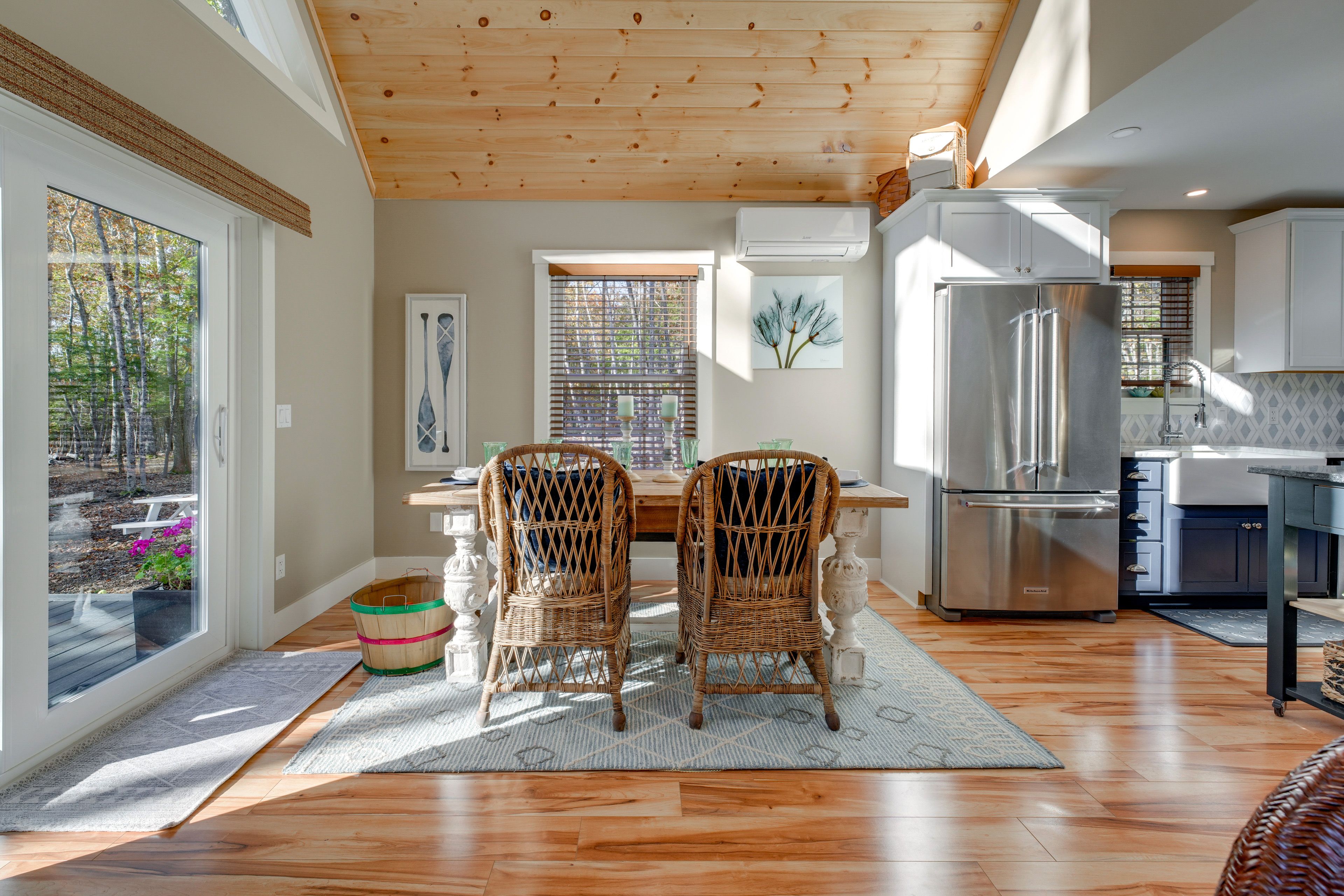 Dining Table | Dishware/Flatware | 1st Floor