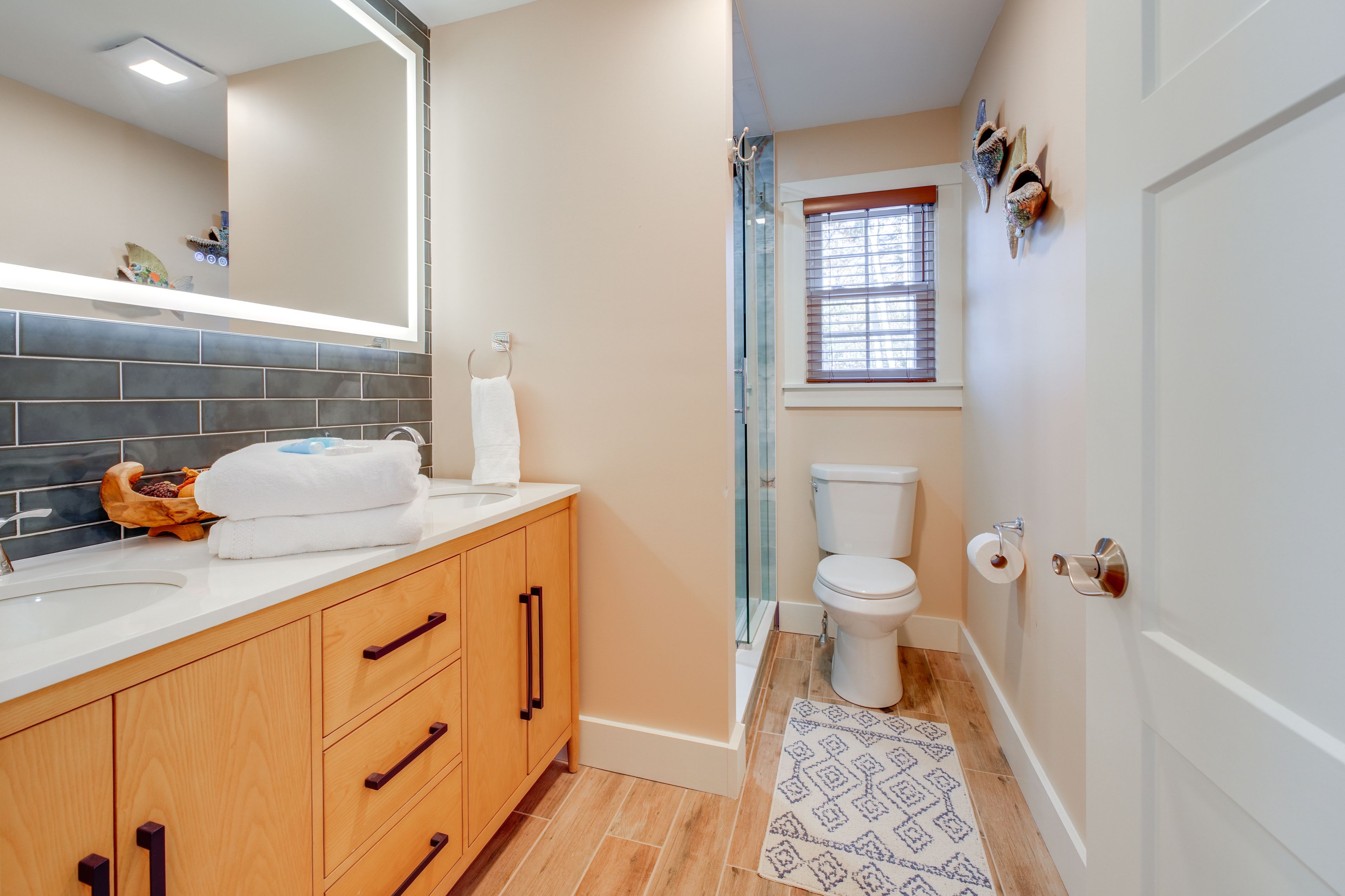 Full Bathroom | 2nd Floor