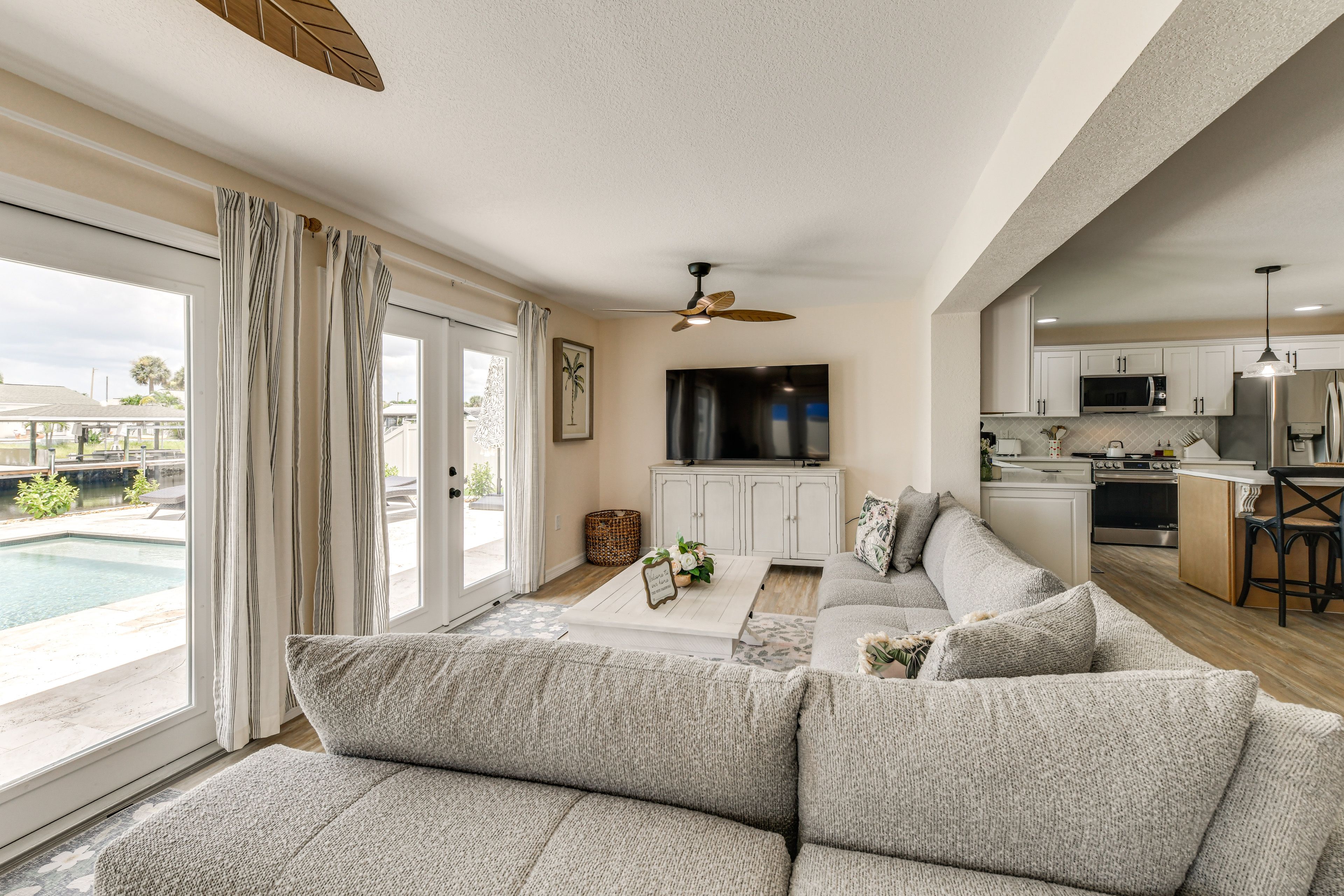 Living Room | Smart TV | Pool Views