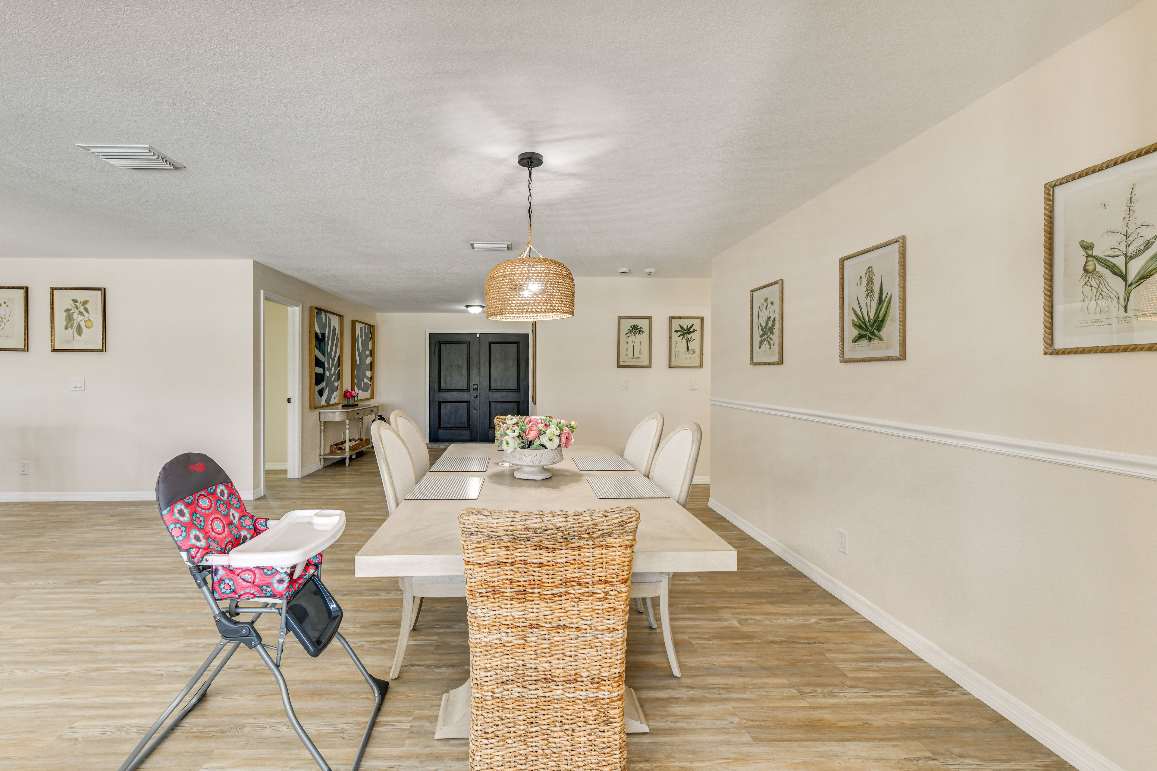 Dining Area | Dishware/Flatware
