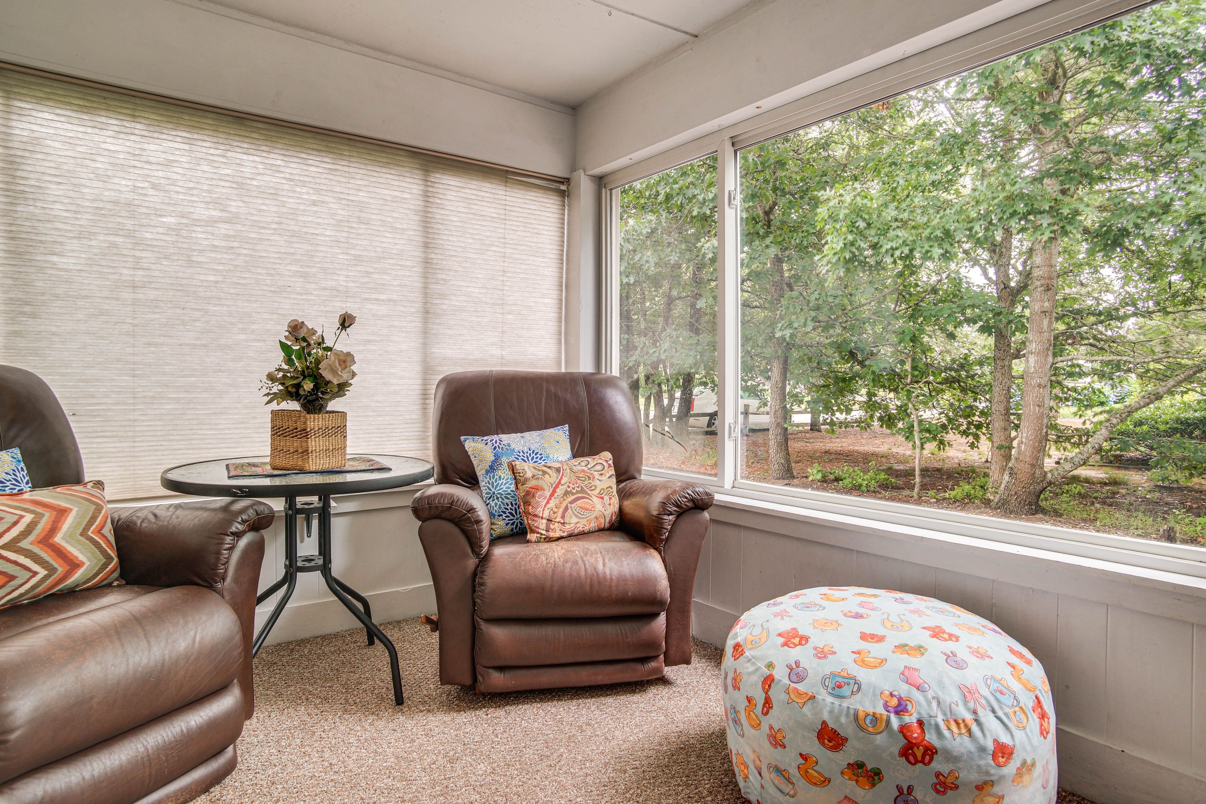 Sitting Room | Main Floor