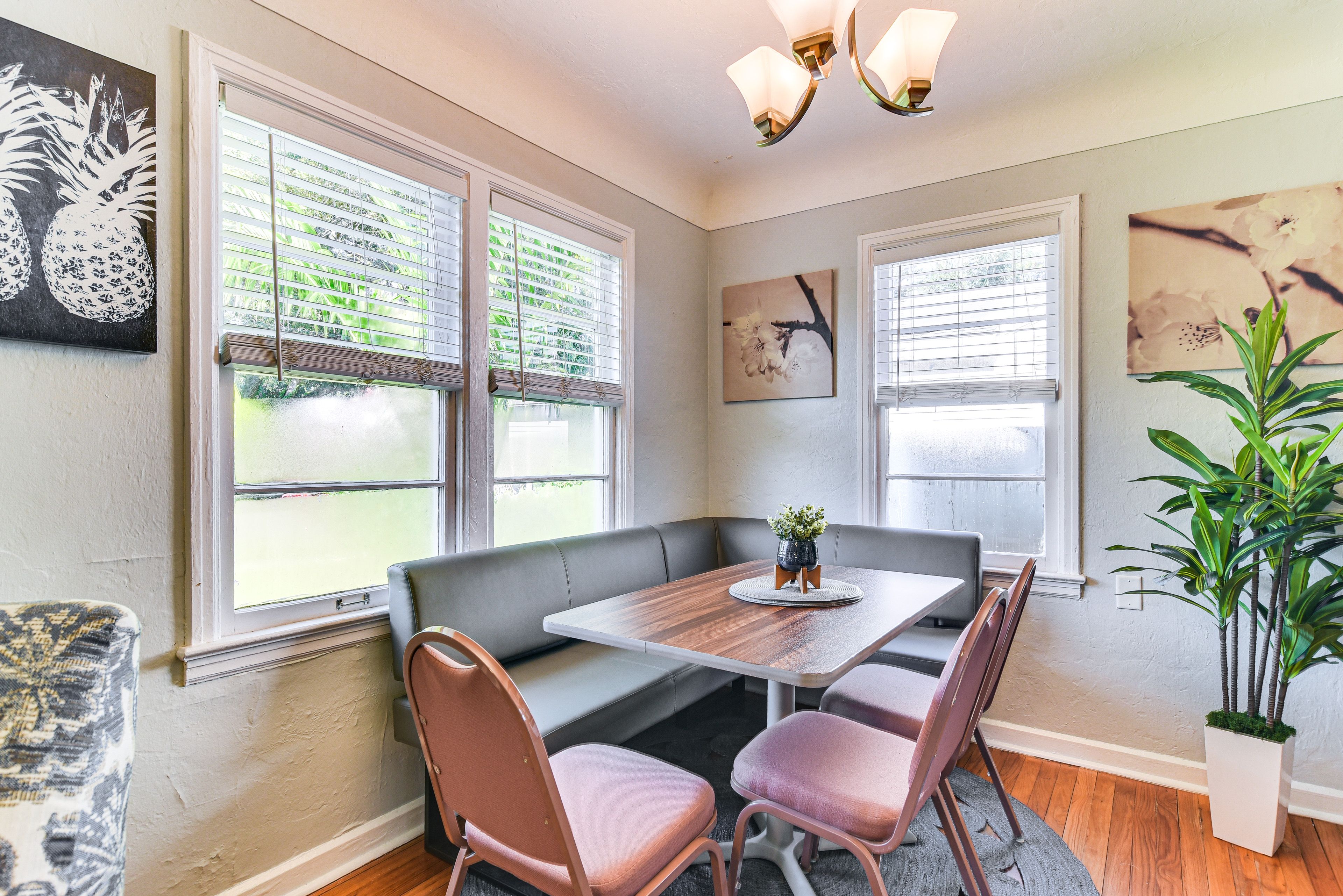 Dining Table | Dishware/Flatware