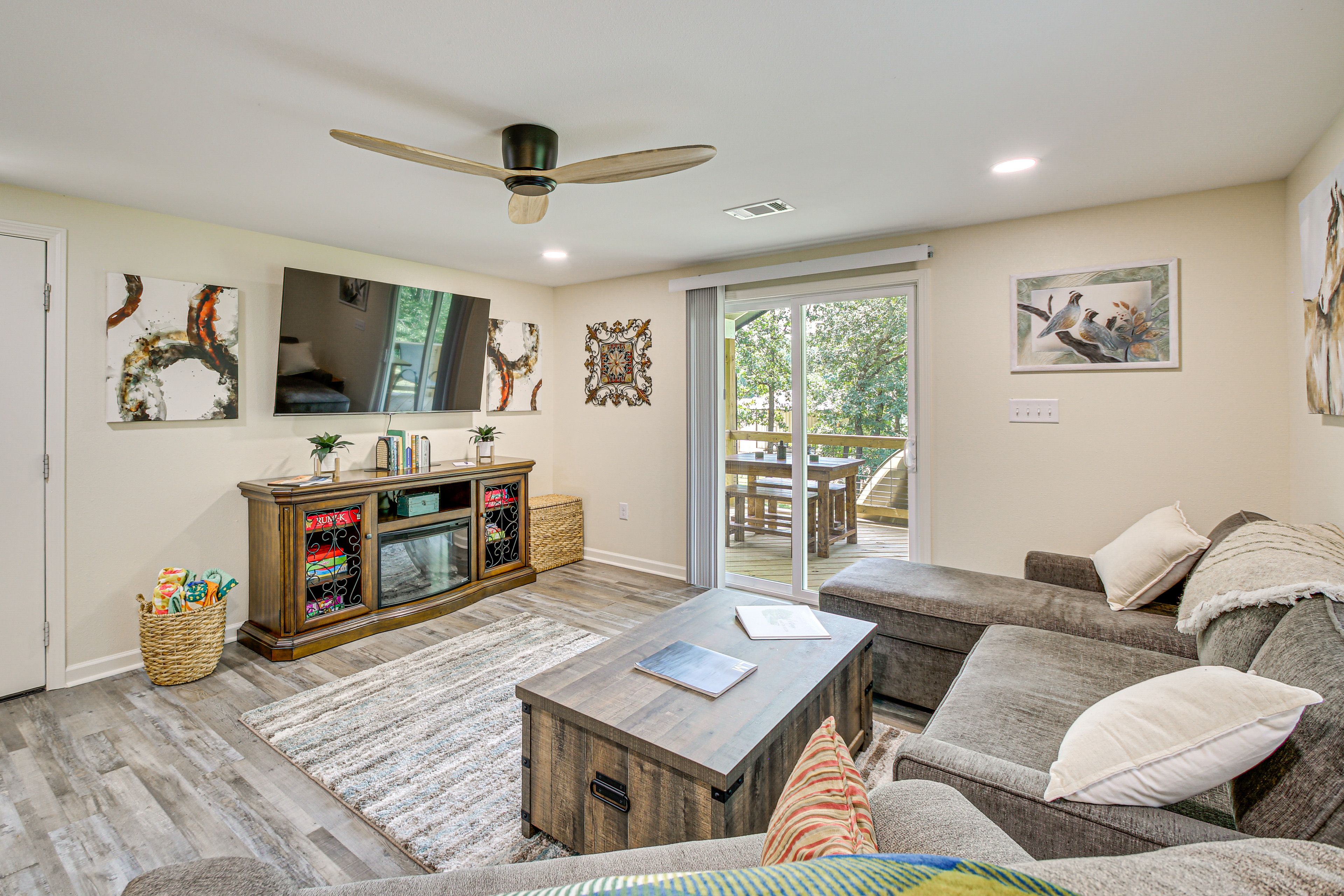 Living Room | Full Sleeper Sofa | Smart TV | Board Games