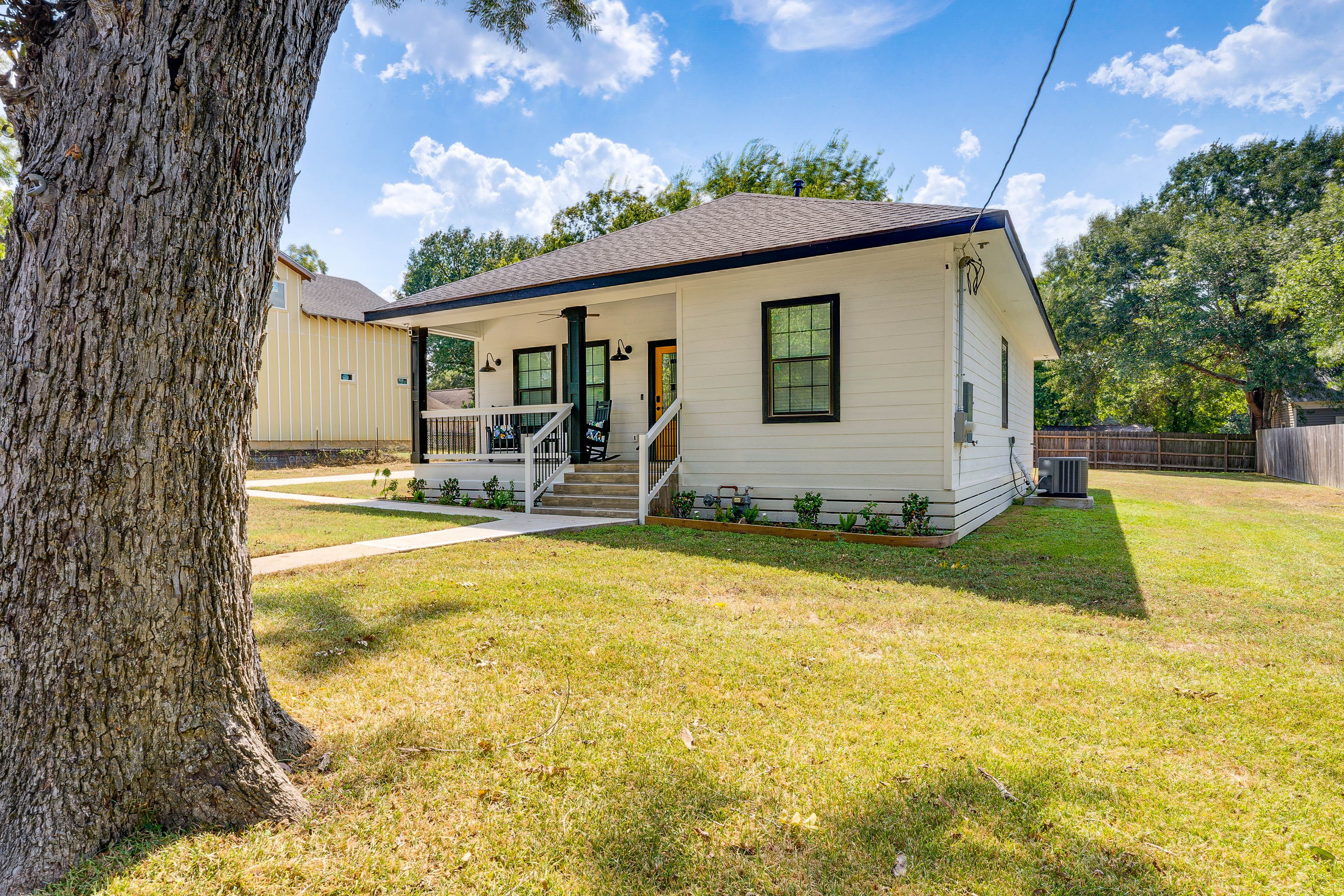 Parking | Driveway (3 Vehicles)