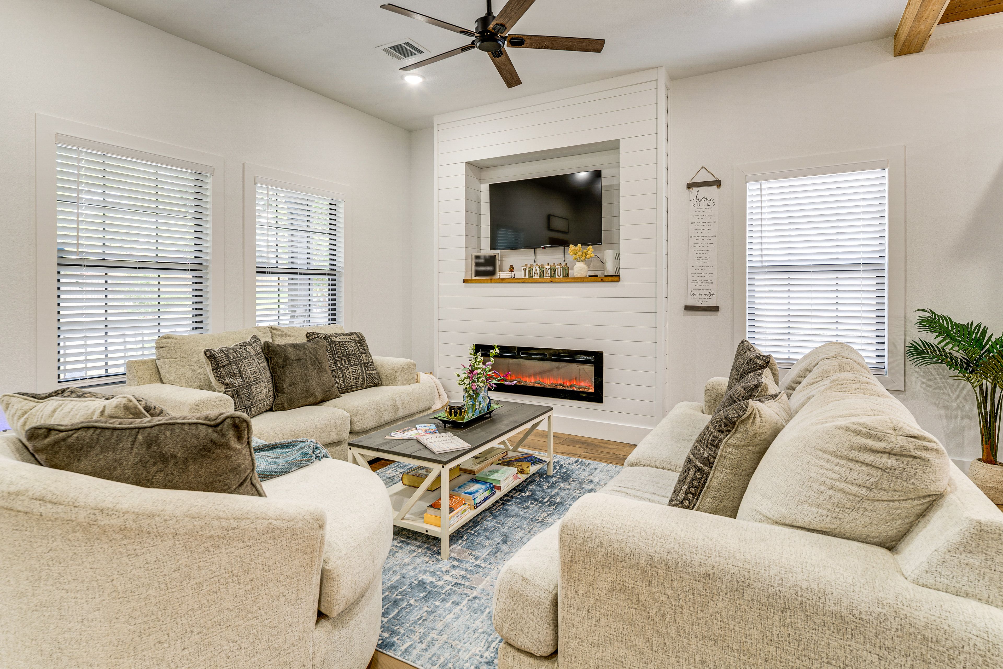 Brenham Vacation Rental | 3BR | 2BA | 1,310 Sq Ft | 5 Steps to Enter