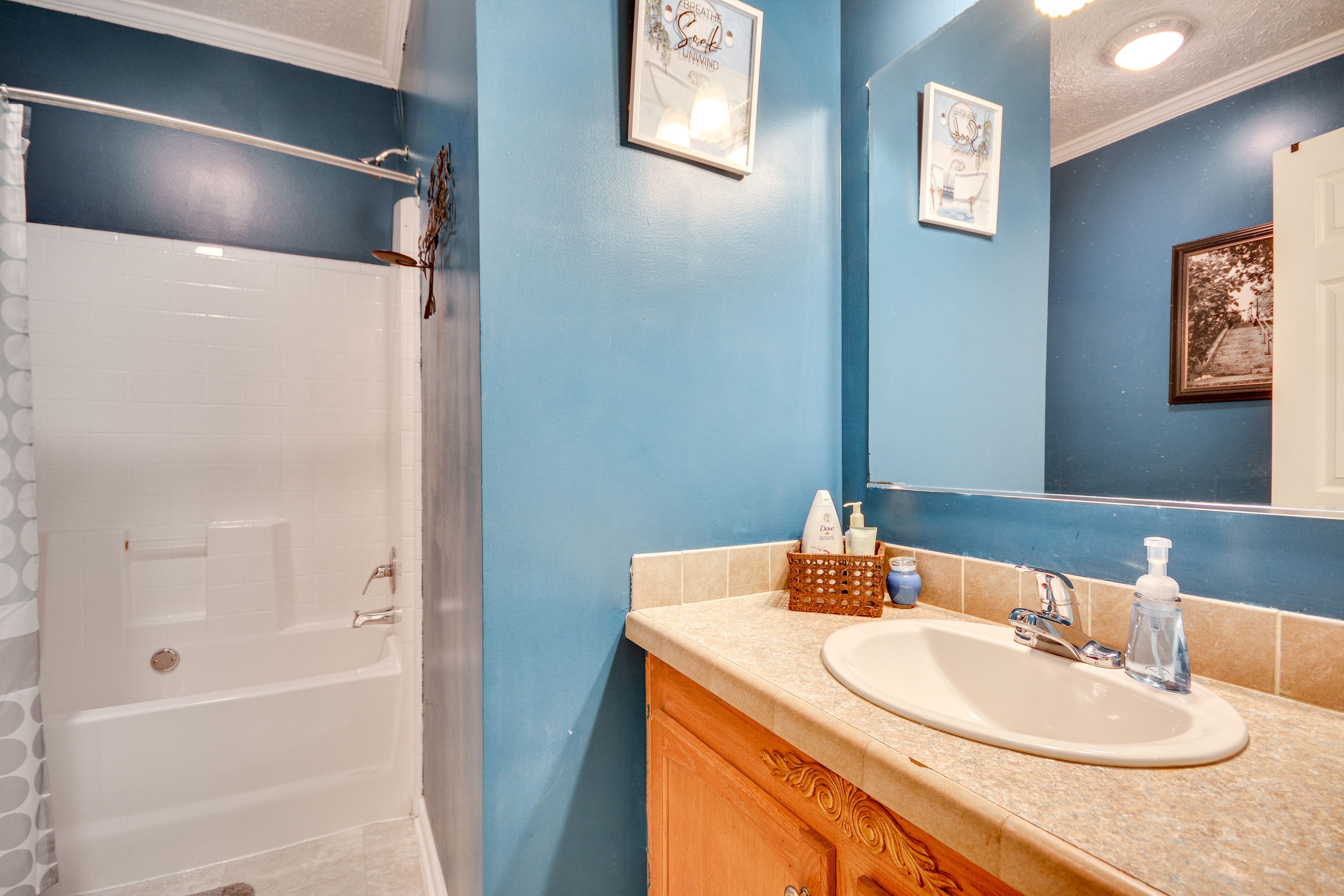 Bathroom | Towels Provided
