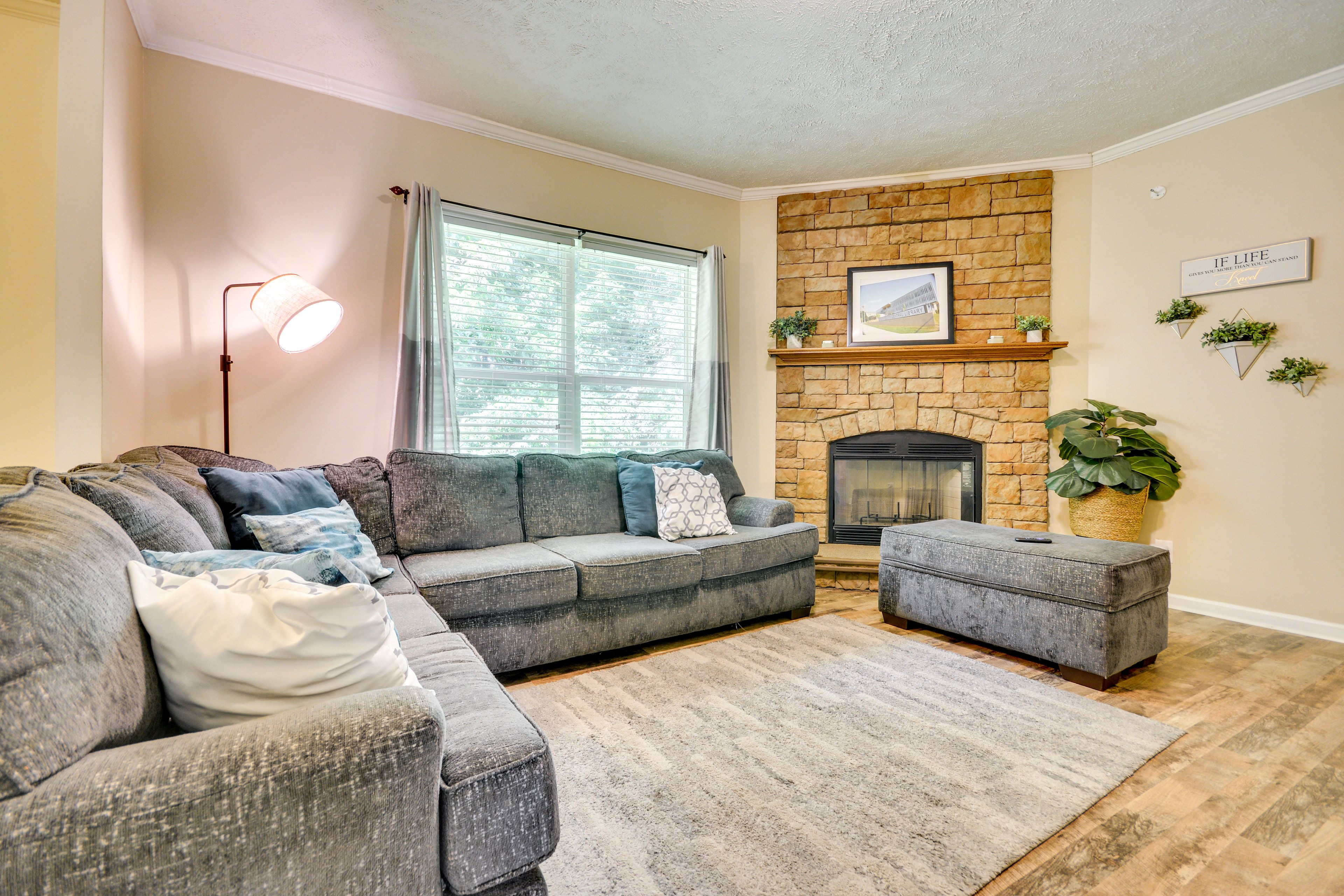 Living Room | Smart TV