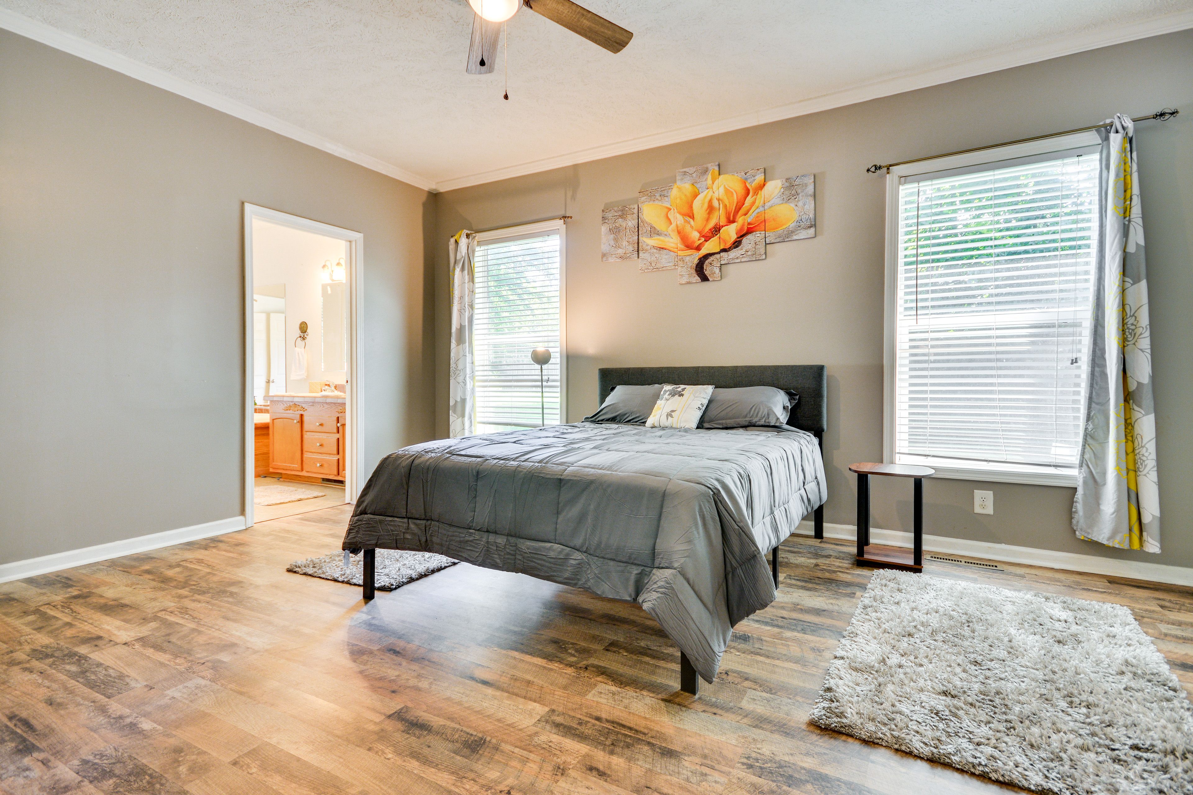 Bedroom Suite 1 | Queen Bed | Smart TV