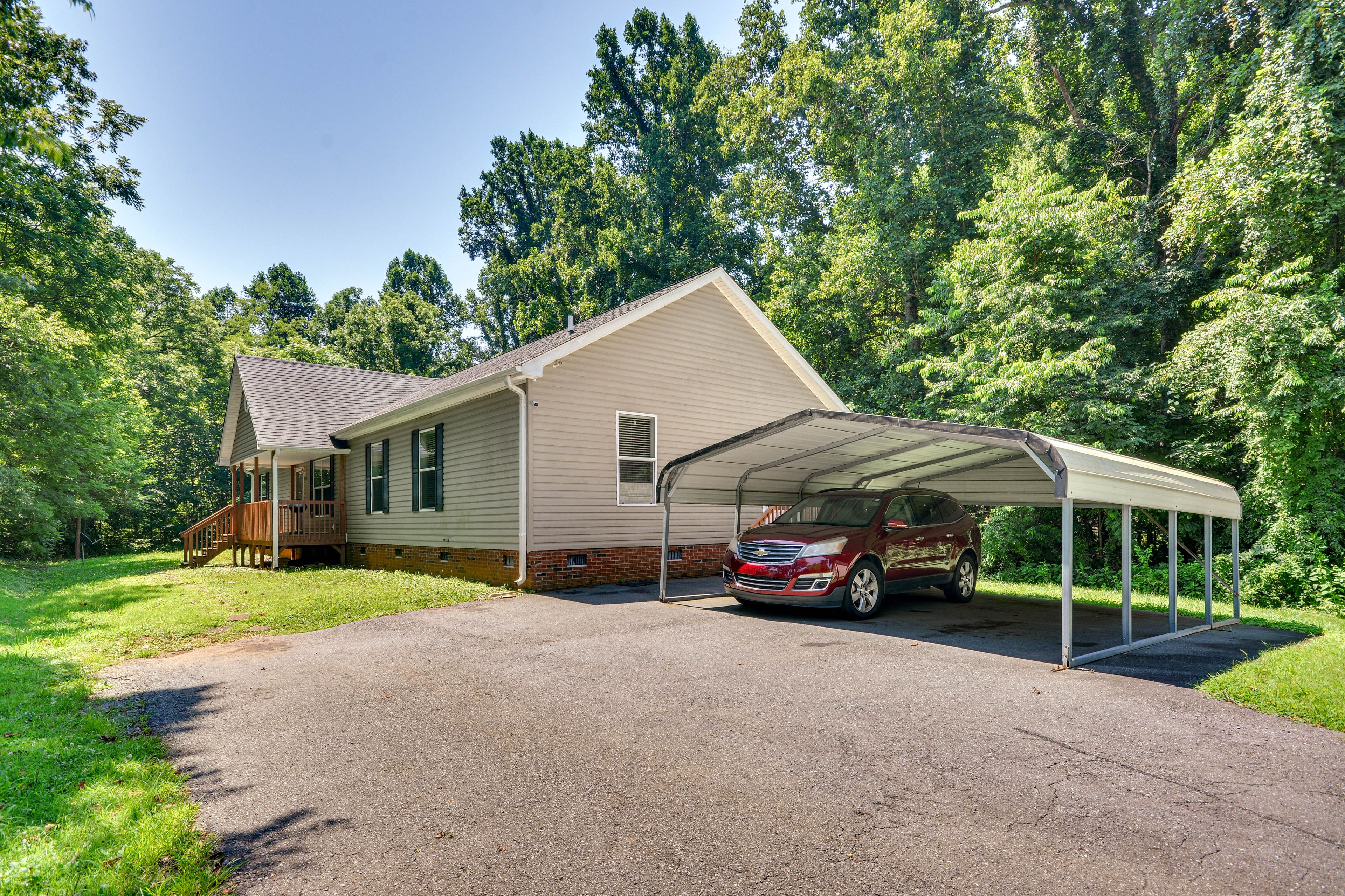 Parking | Carport (2 Vehicles) | Driveway (2 Vehicles)