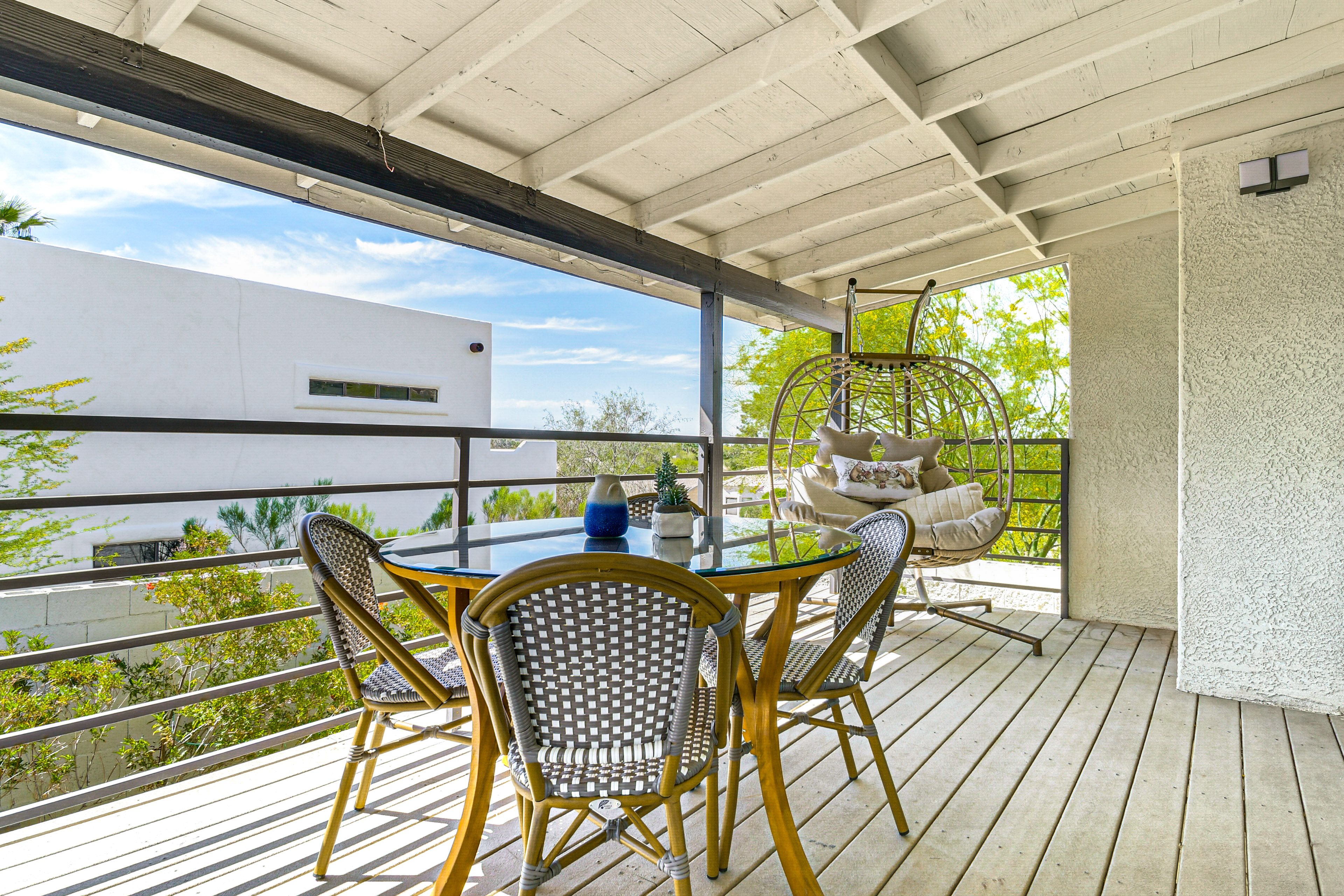 Private Balcony | Outdoor Dining Area