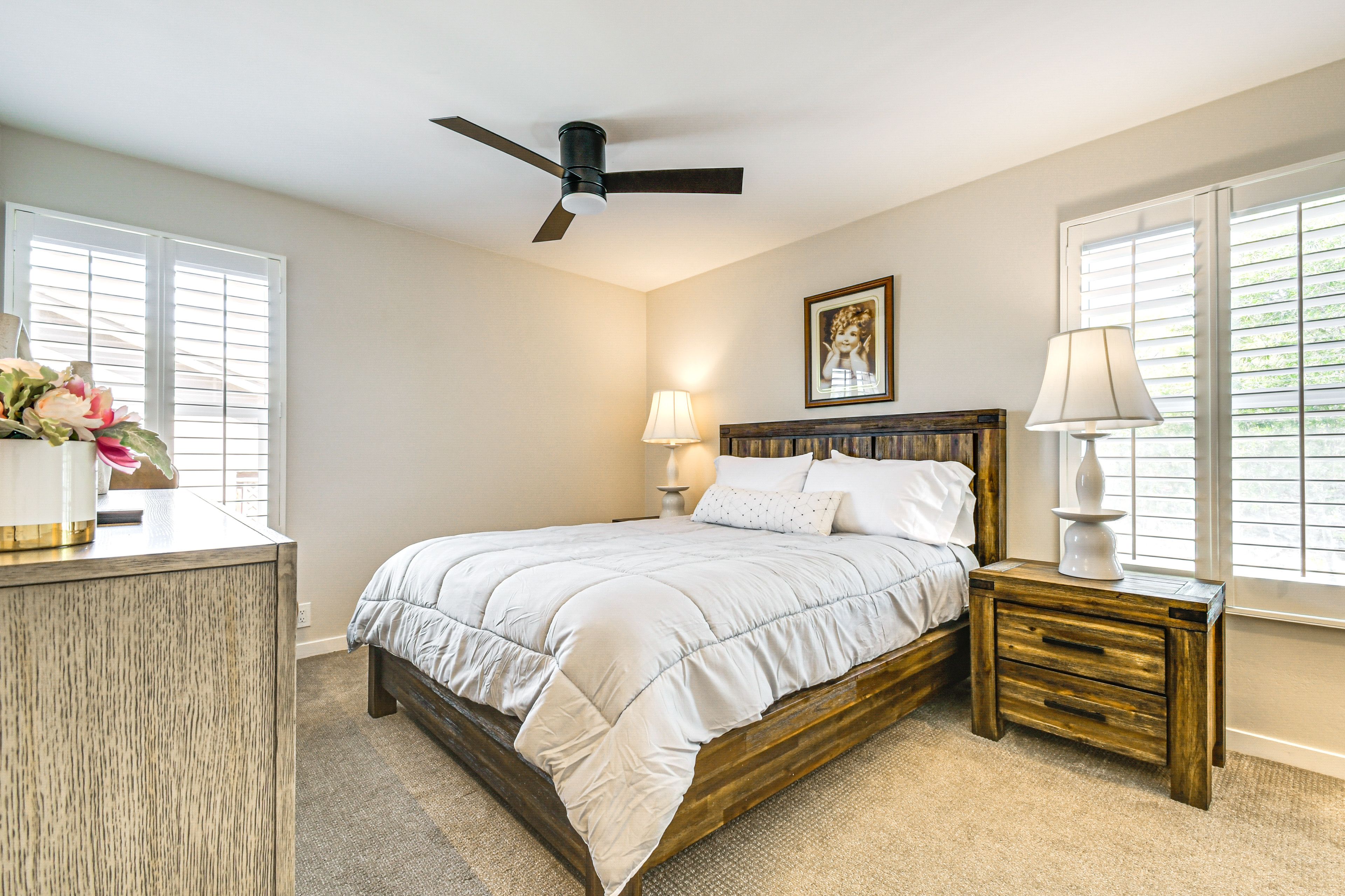 Bedroom 1 | Queen Bed | Smart TV | Main Level