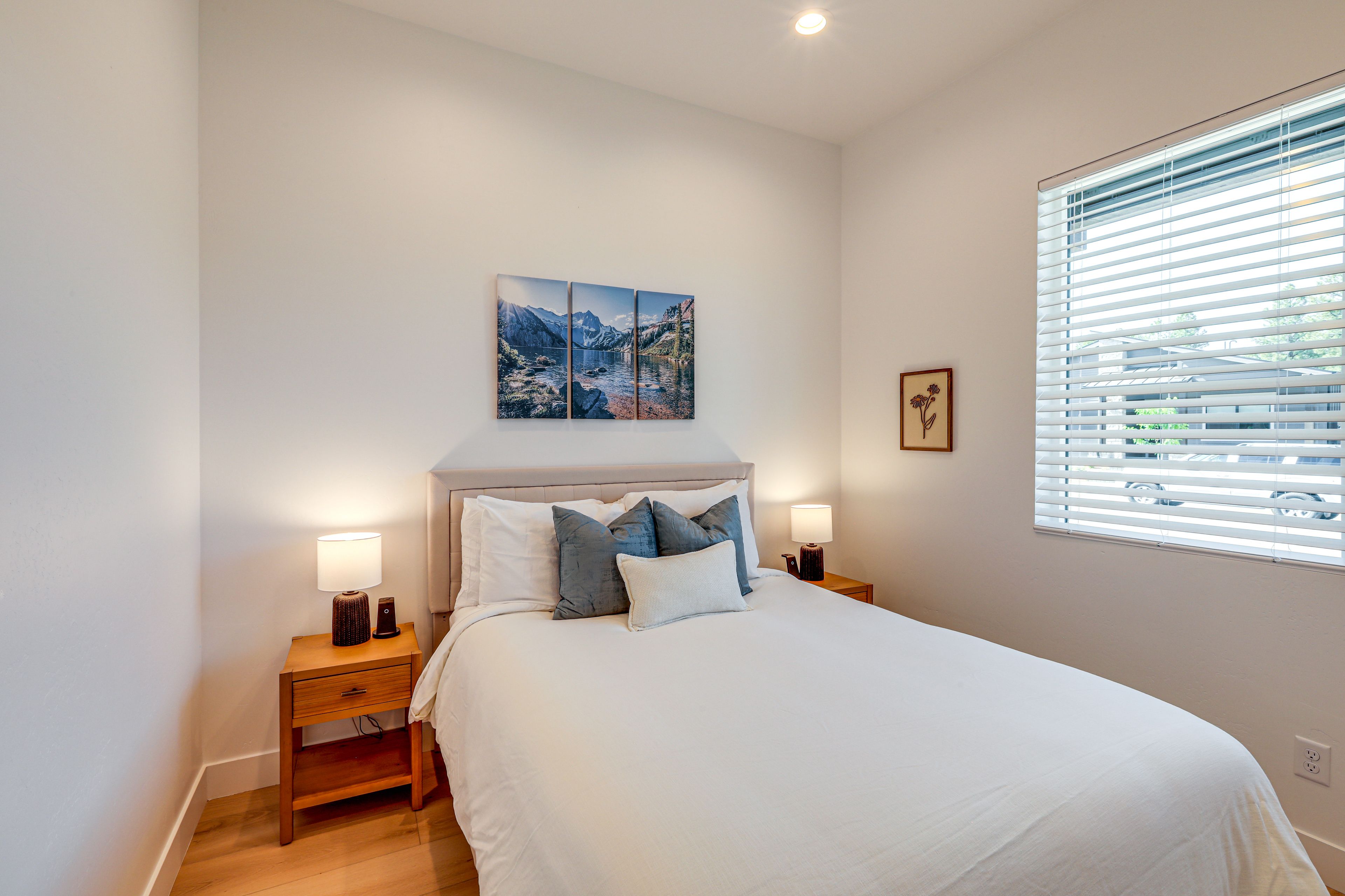 Bedroom 3 | Queen Bed