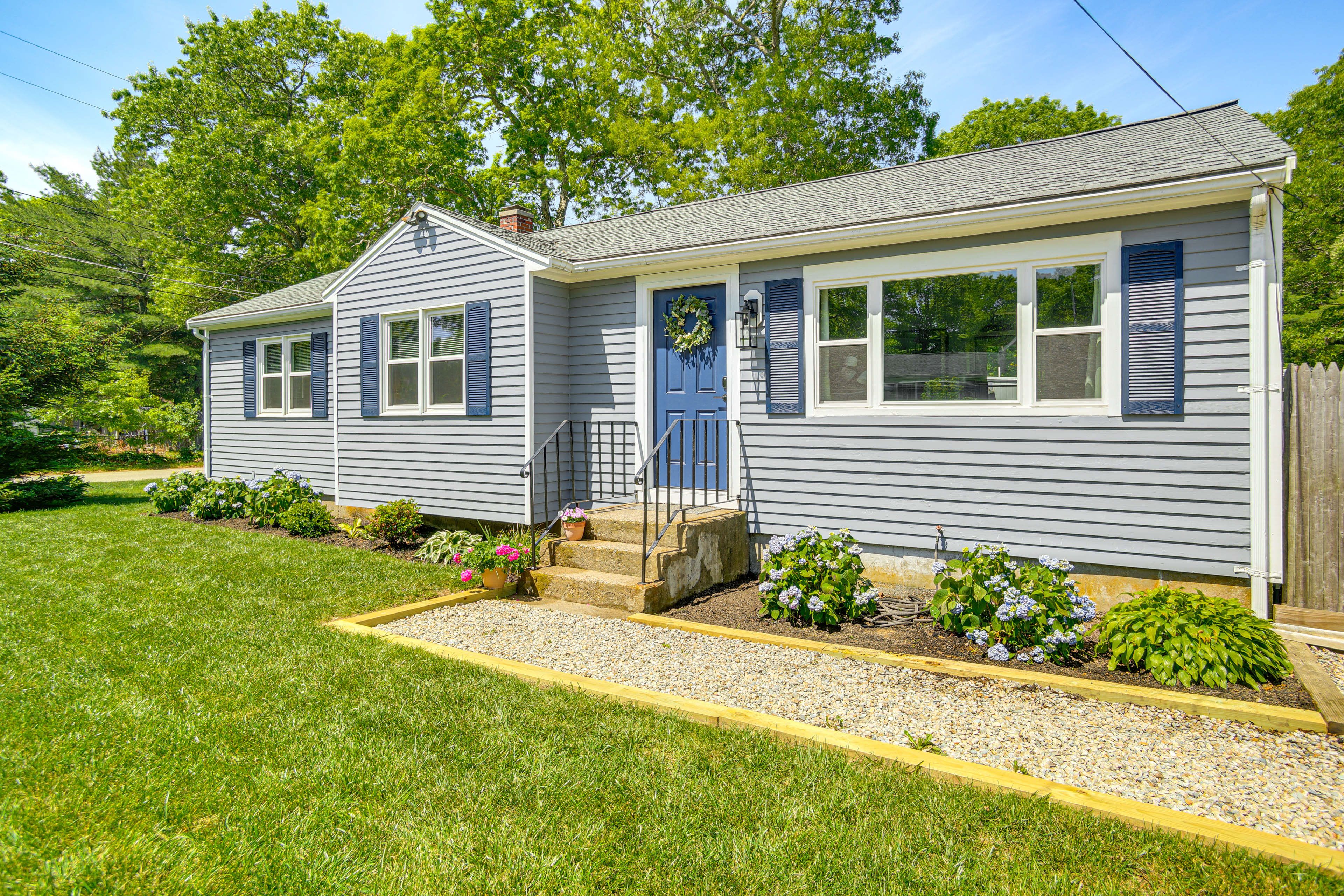 Home Exterior | 2-Story House