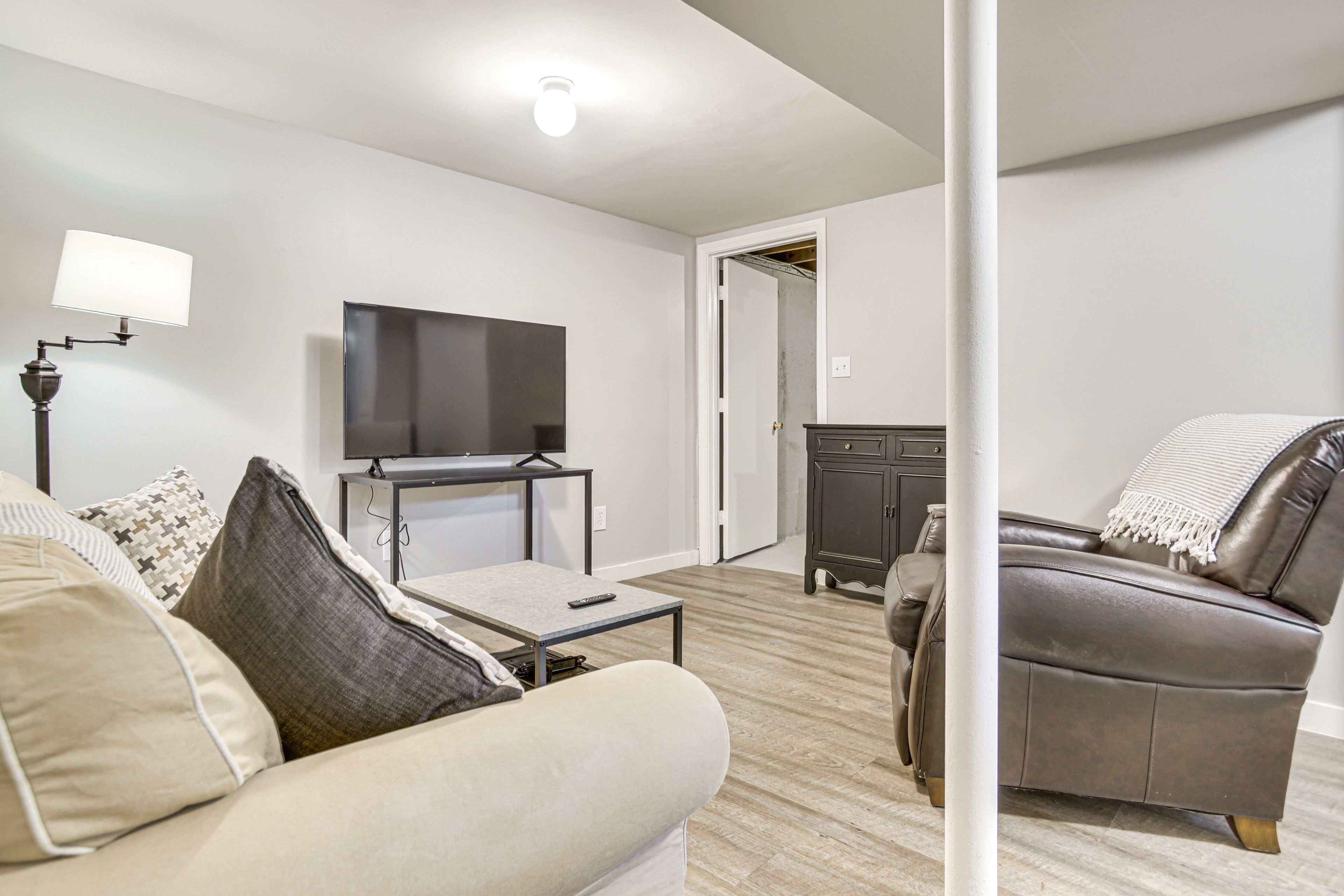 Sitting Room | Lower Level | Free WiFi