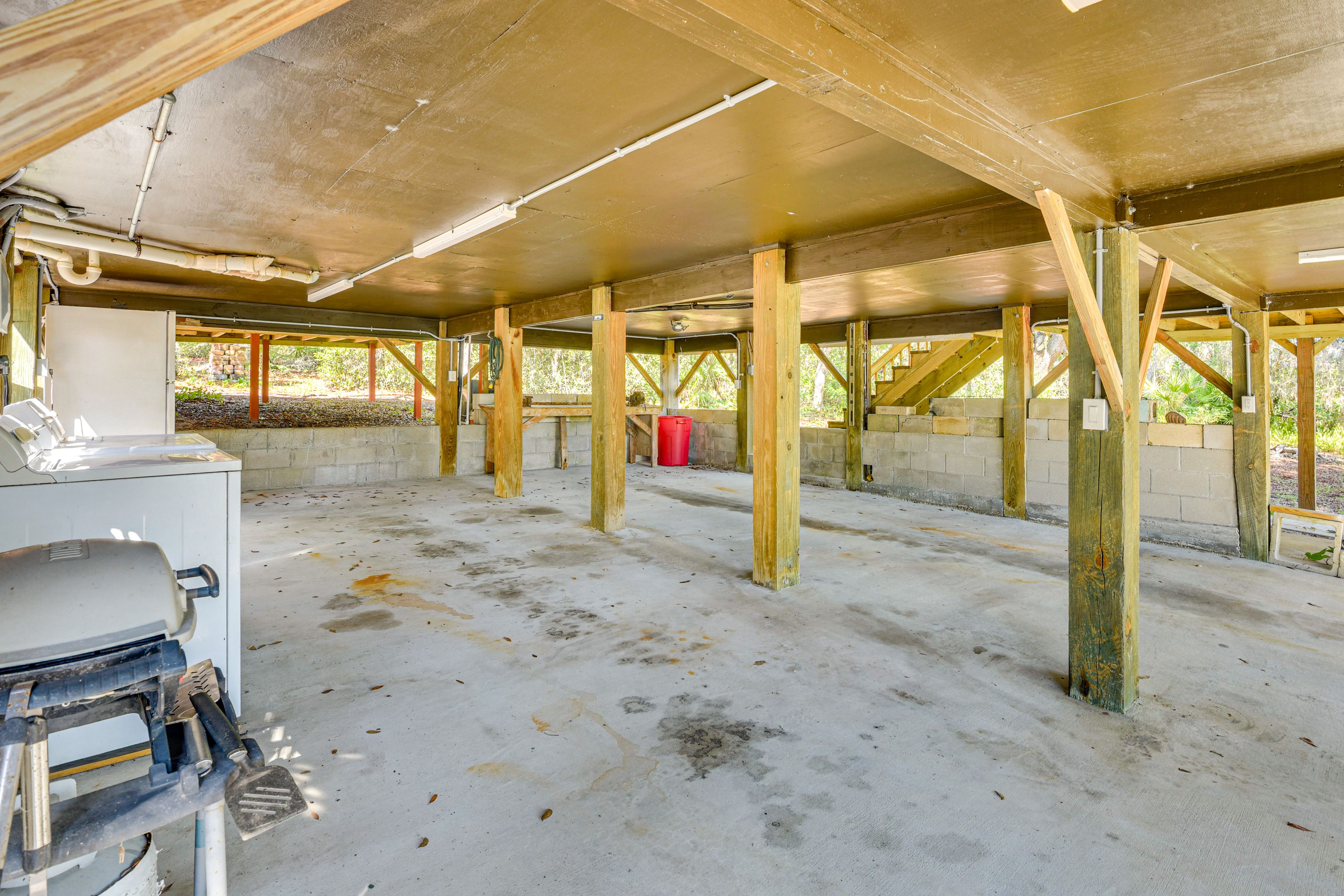 Patio | Washer & Dryer | Charcoal Grill
