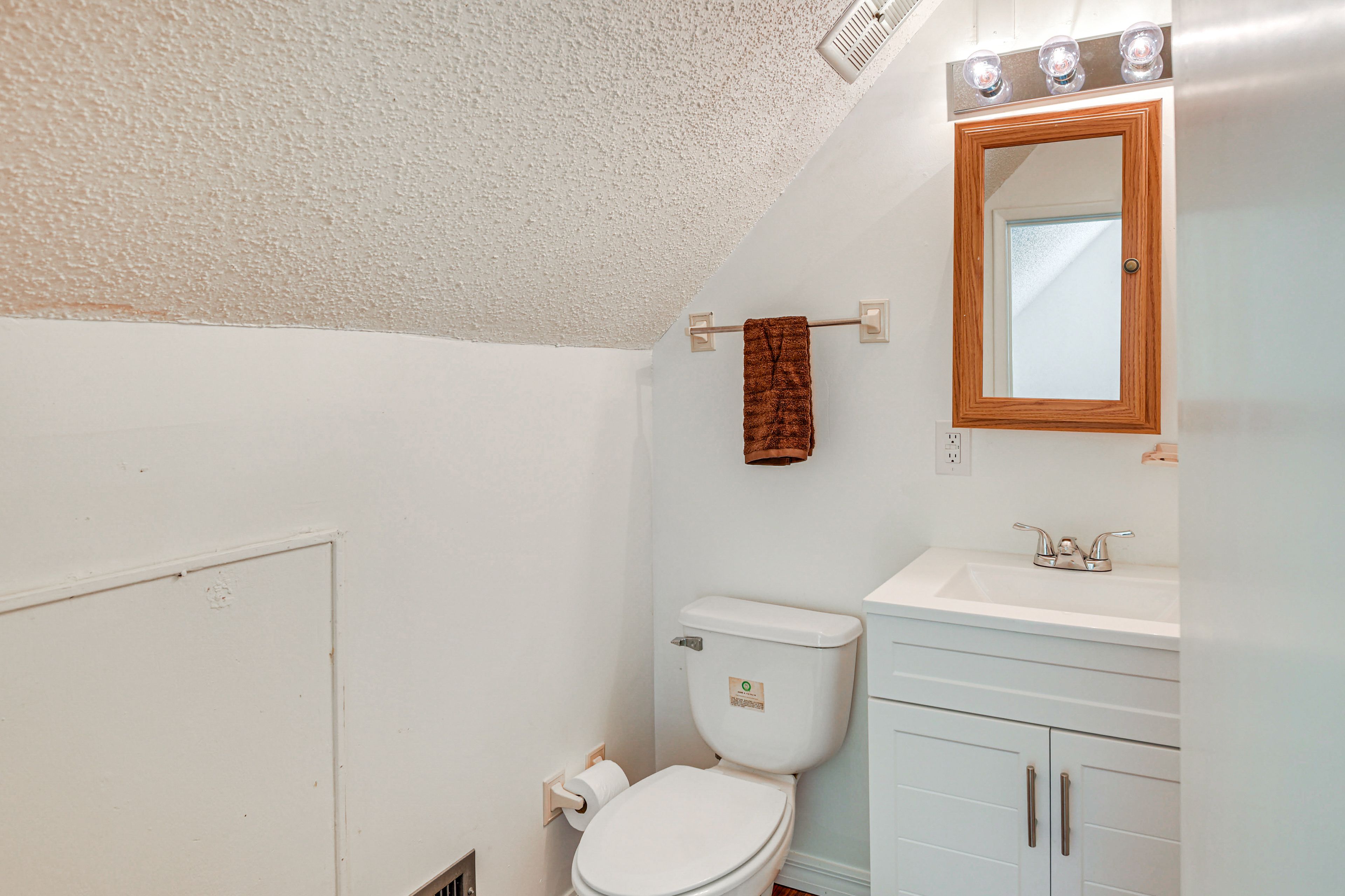 Half Bathroom | 2nd Floor