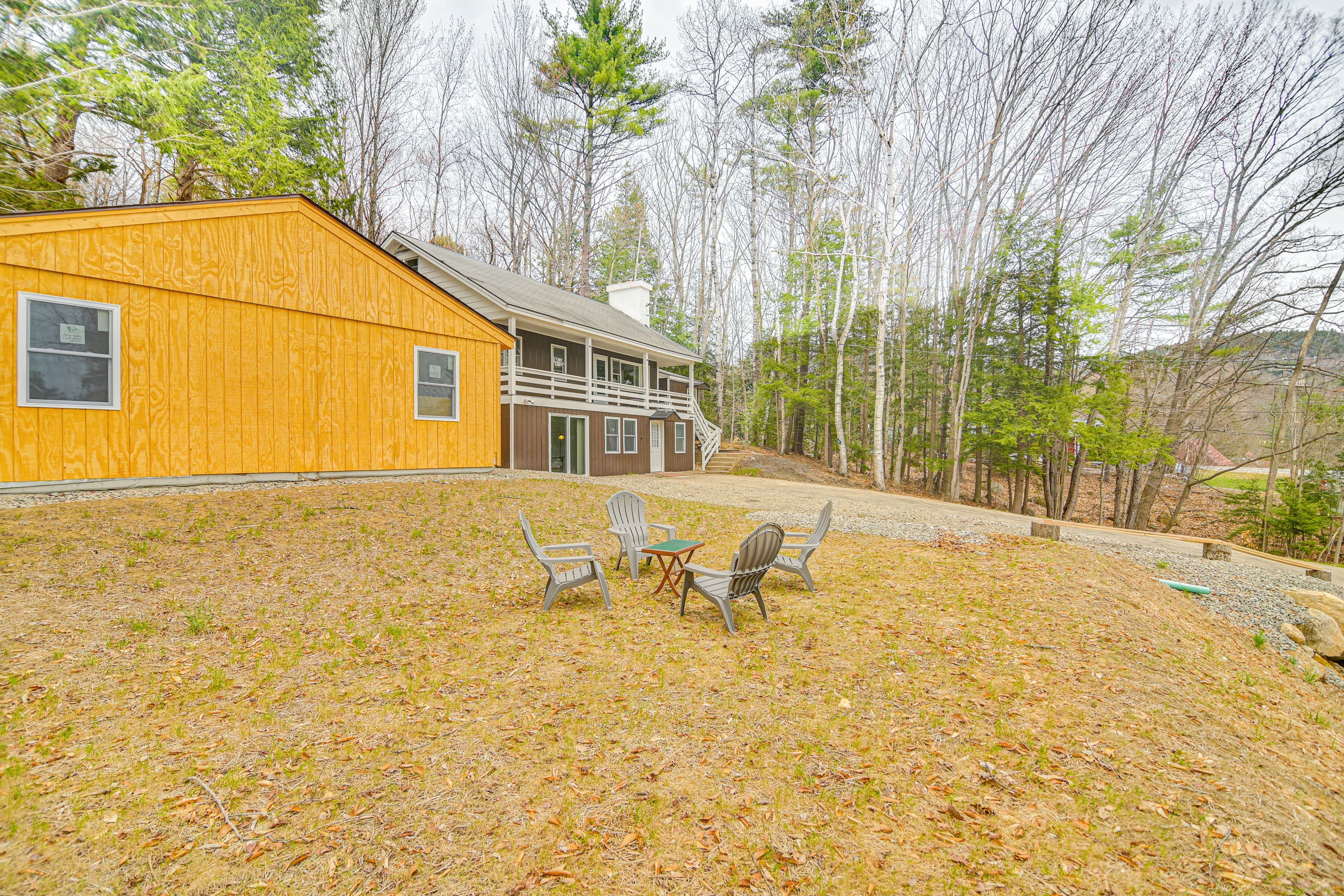 Bartlett Vacation Rental | 1BR | 1BA | 1,000 Sq Ft | 2 Steps Required