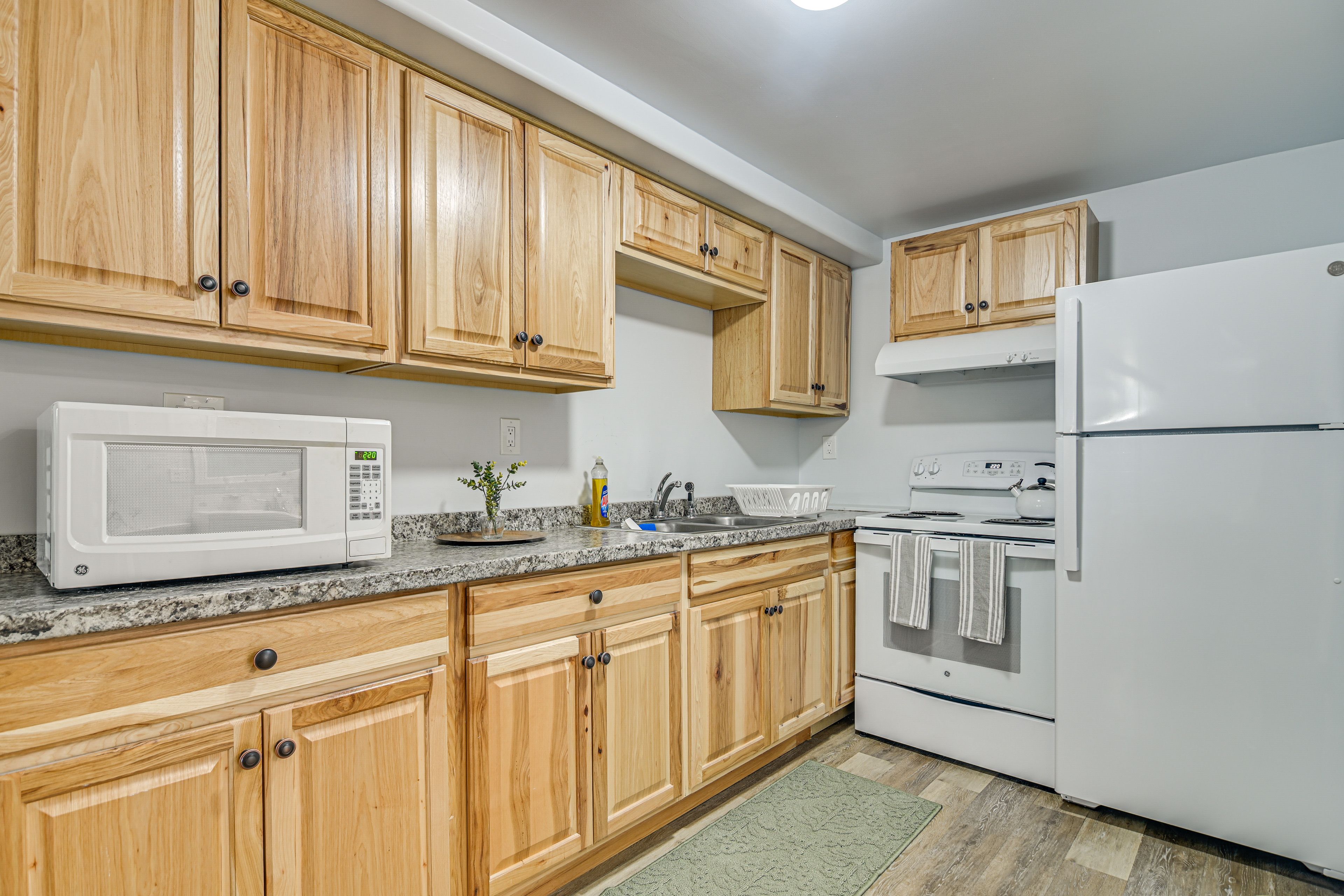 Kitchen | Stove/Oven | Microwave
