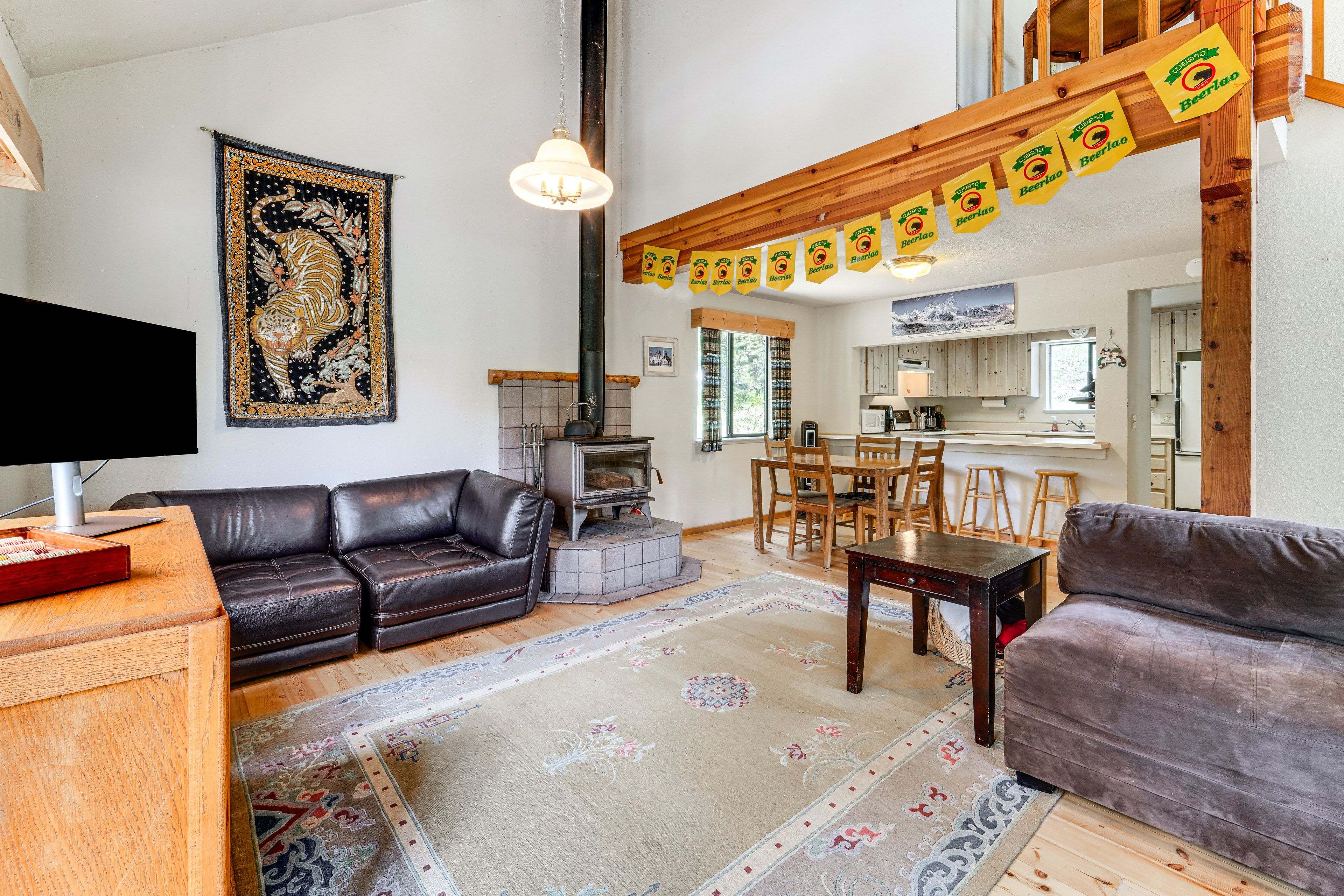 Living Room | 1st Floor | Decorative Wood-Burning Stove | Smart TV | Free WiFi