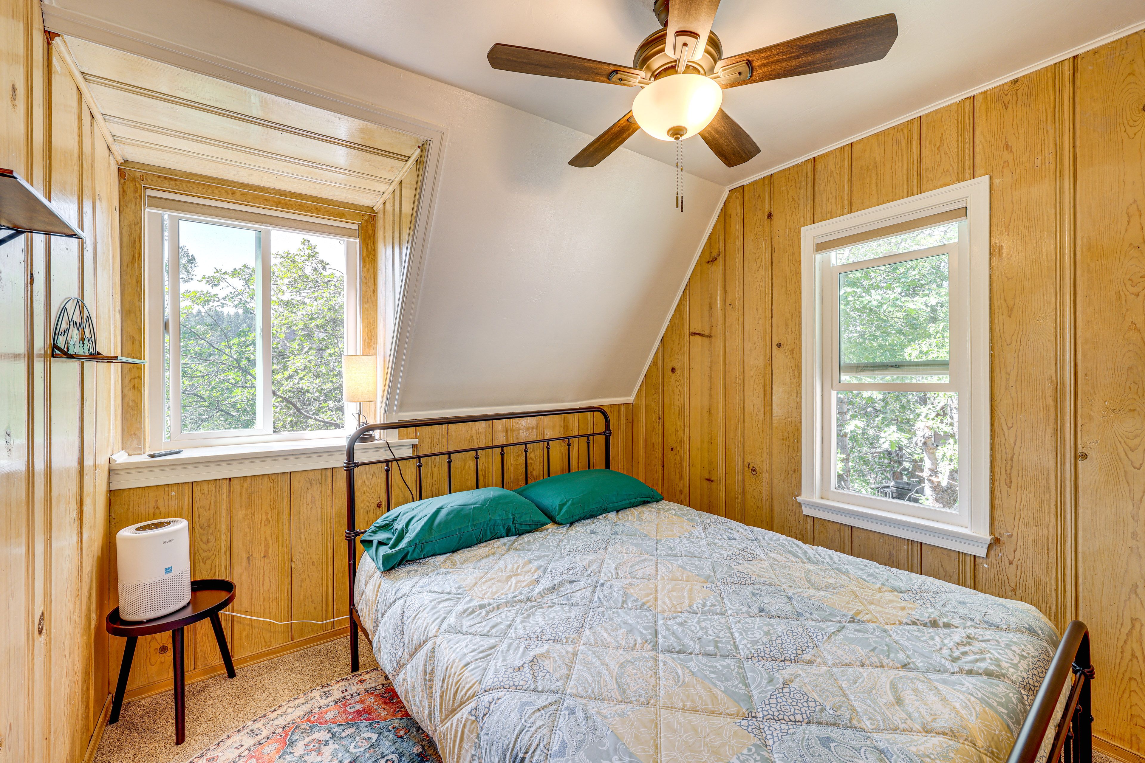 Bedroom 1 | Upper Level | Queen Bed | Smart TV | Linens Provided