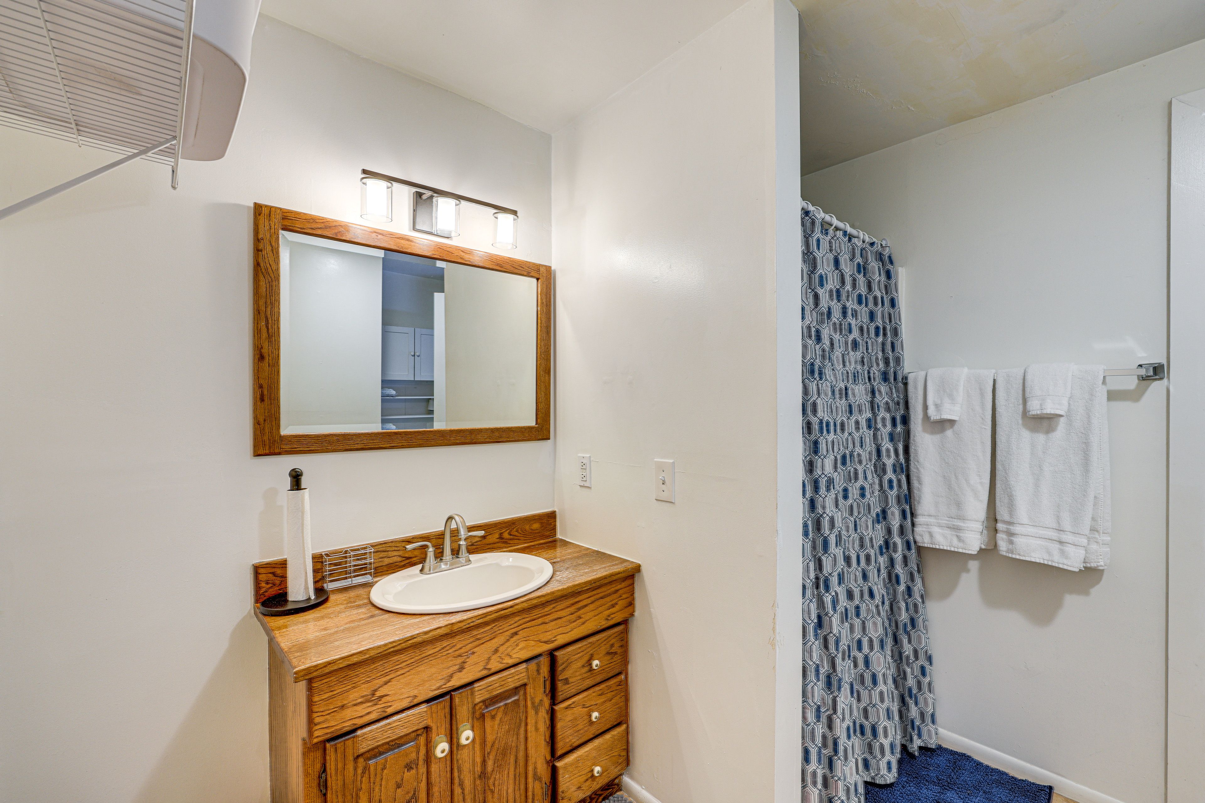 Full Bathroom | Lower Level | Washer & Dryer