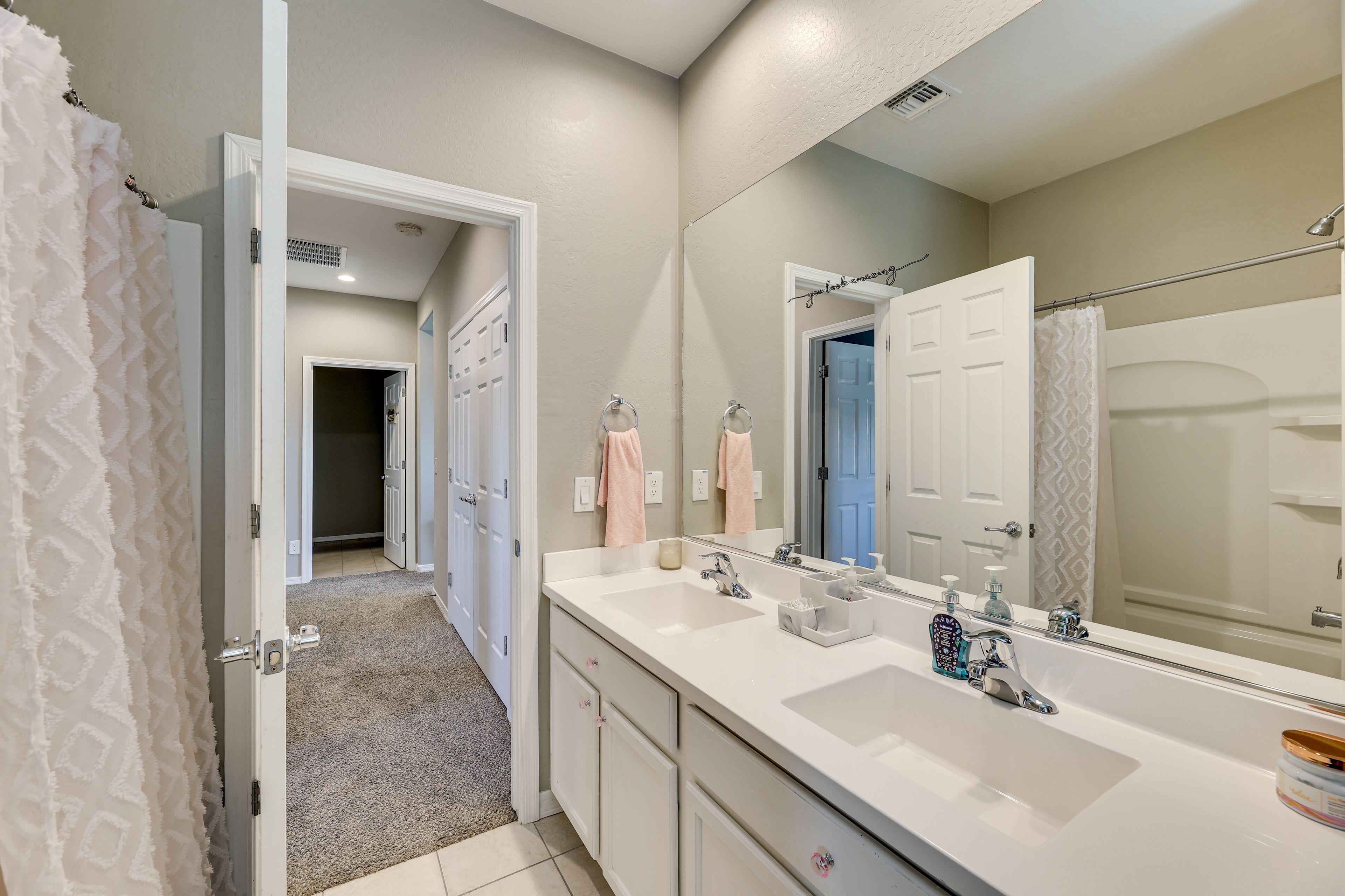 Full Bathroom | 2nd Floor