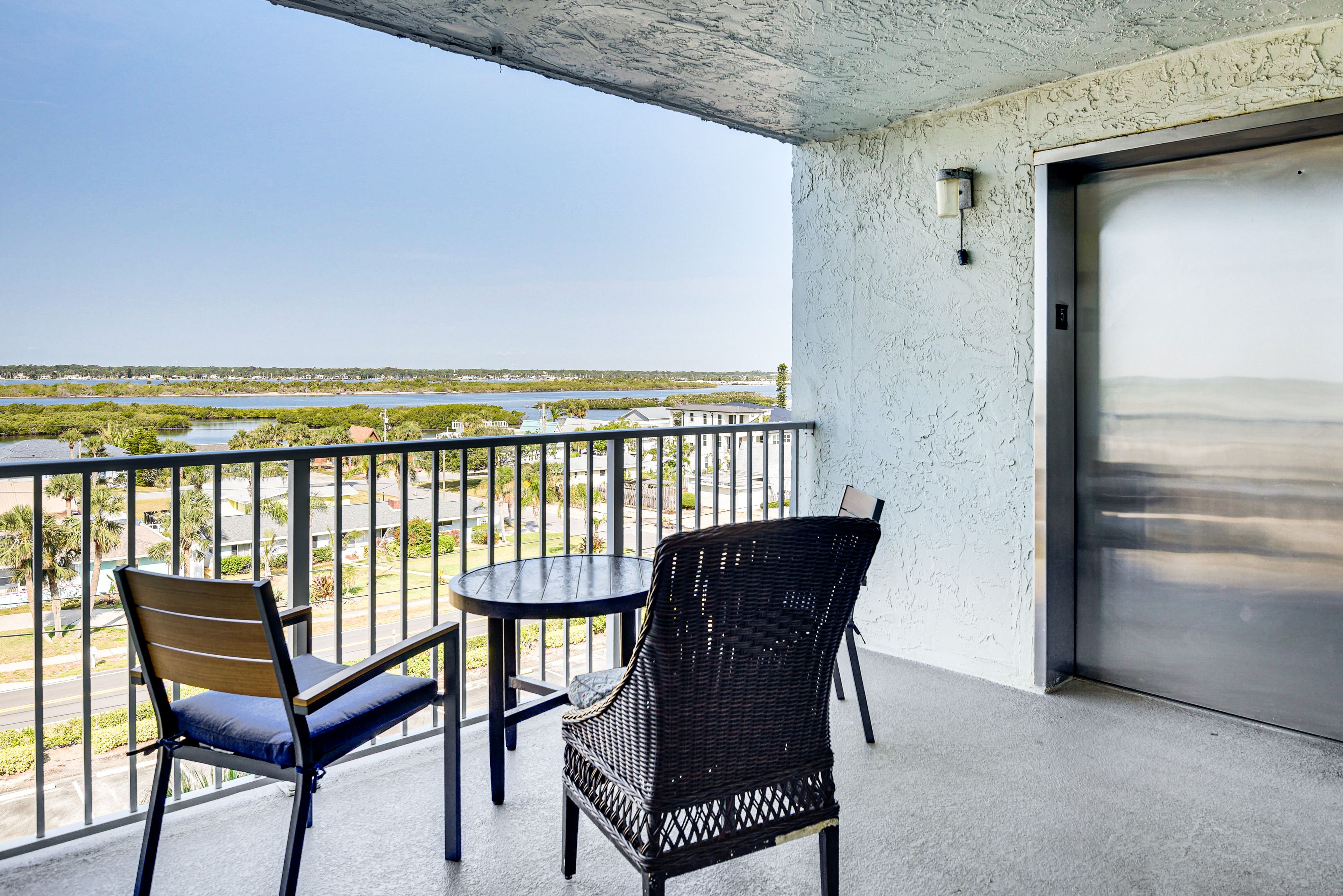 Daytona Beach Shores Vacation Rental | 2BR | 2BA | Steps to Enter | 1,000 Sq Ft