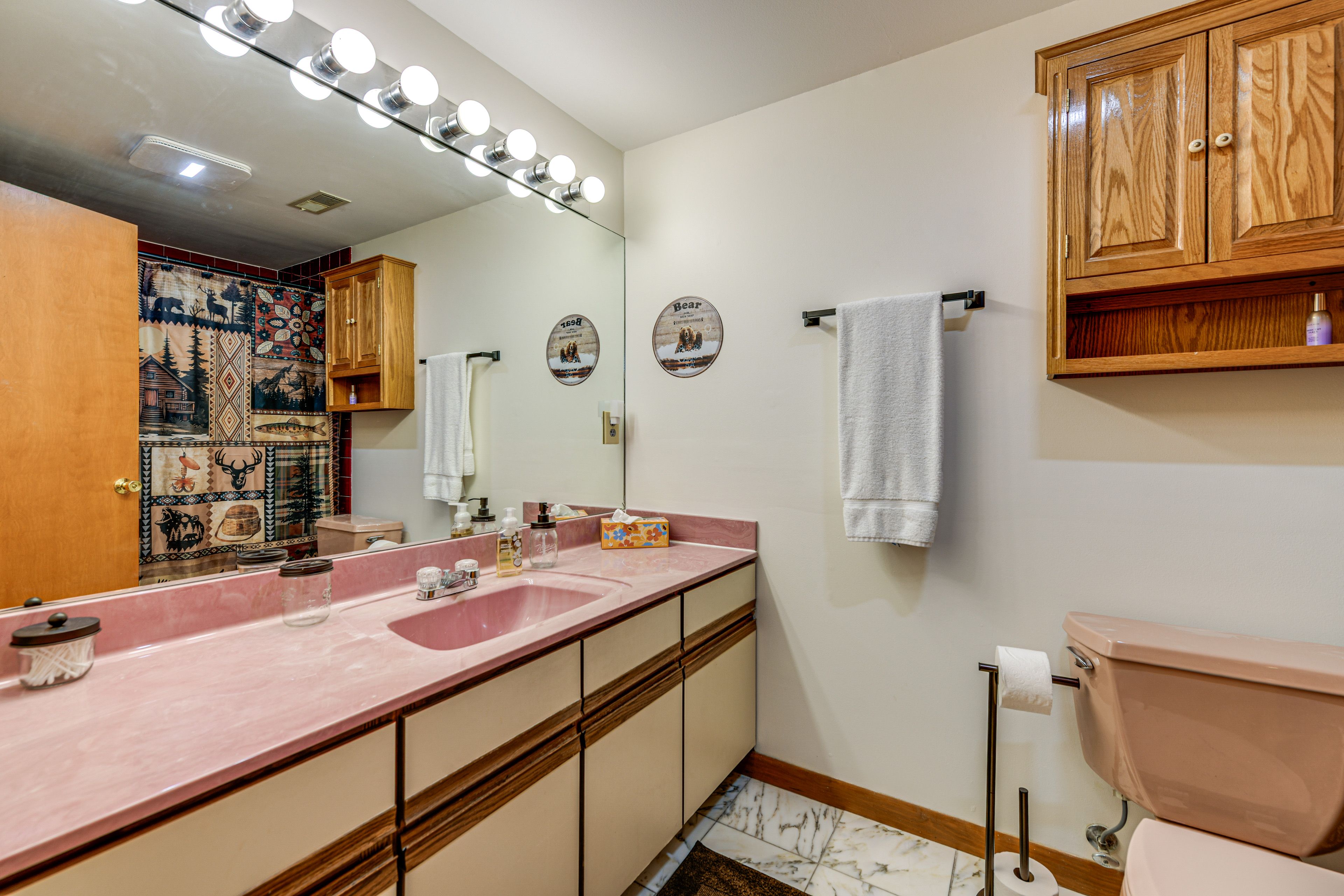 Full Bathroom | 1st Floor