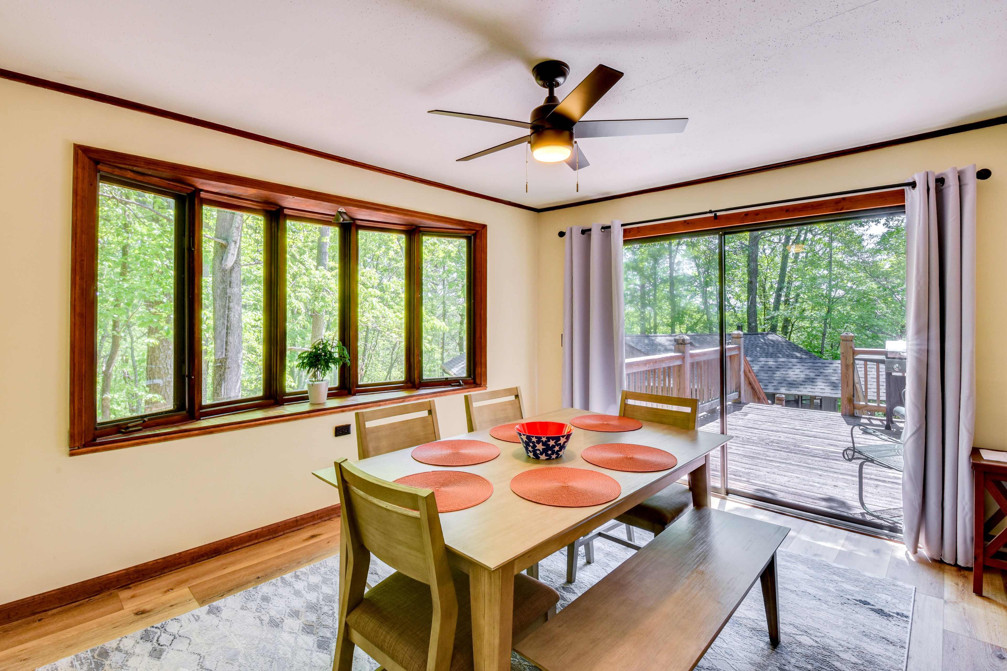 Dining Area | Dishware & Flatware