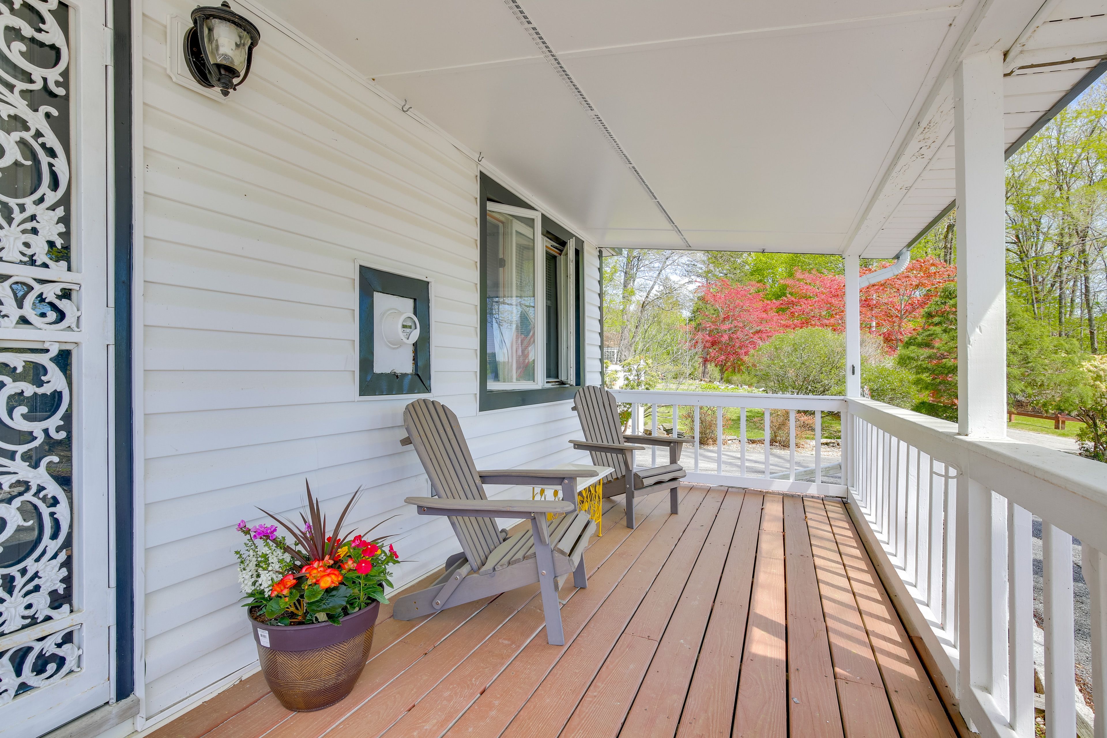 Deck | Outdoor Seating