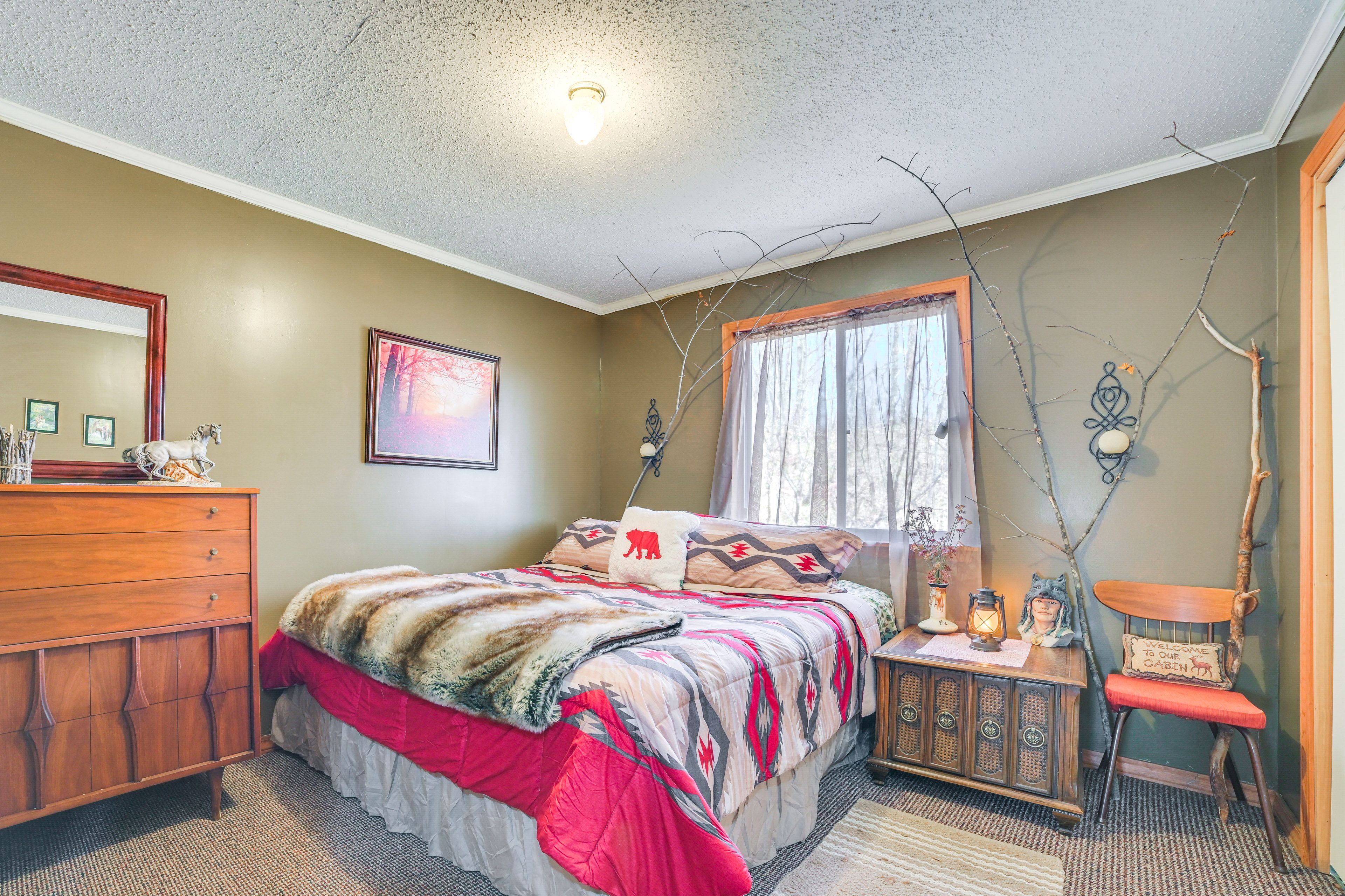 Bedroom 1 | King Bed | Linens Provided