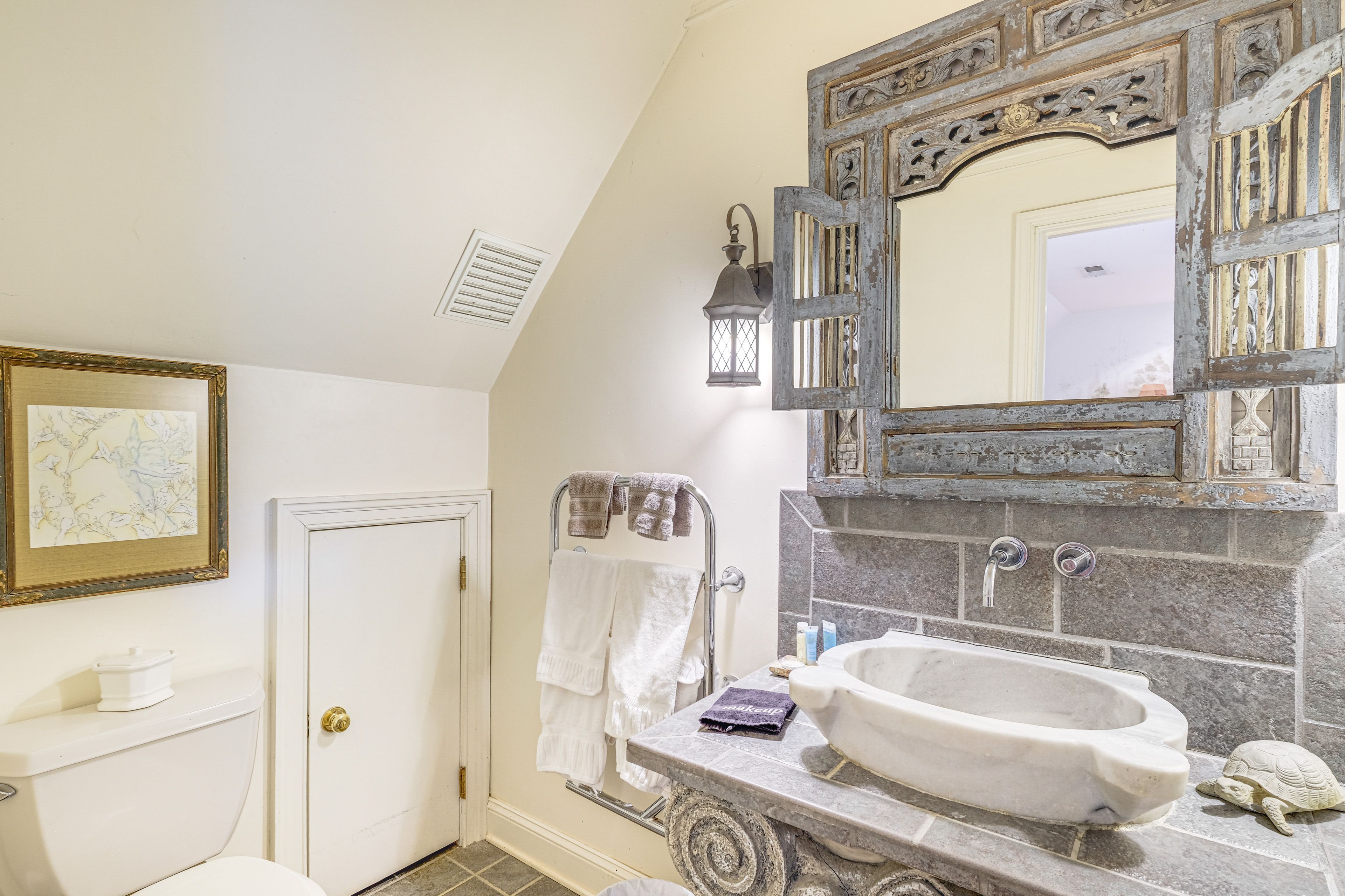 En-Suite Bathroom | 2nd Floor