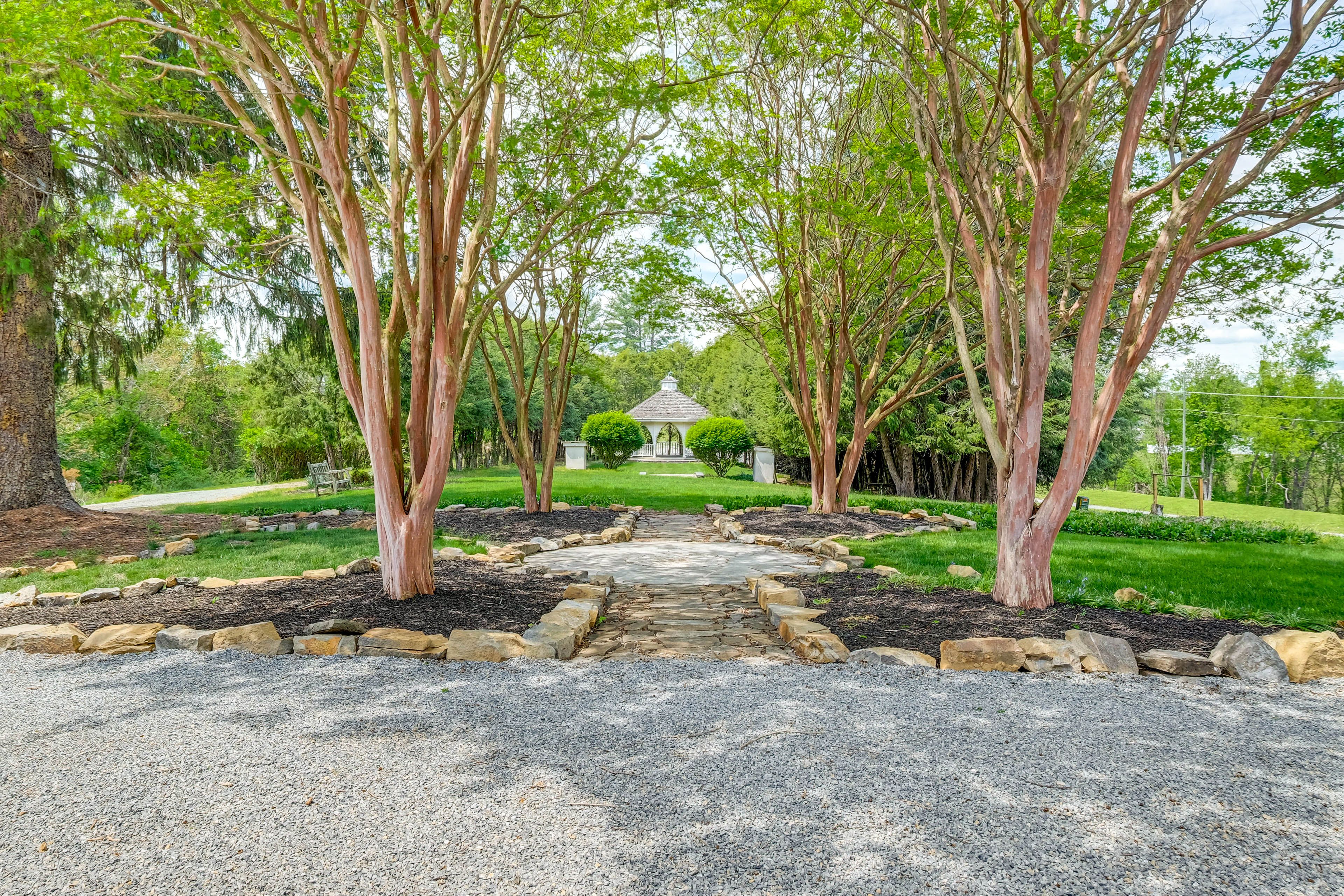 Private Acreage | Gazebo | River Views