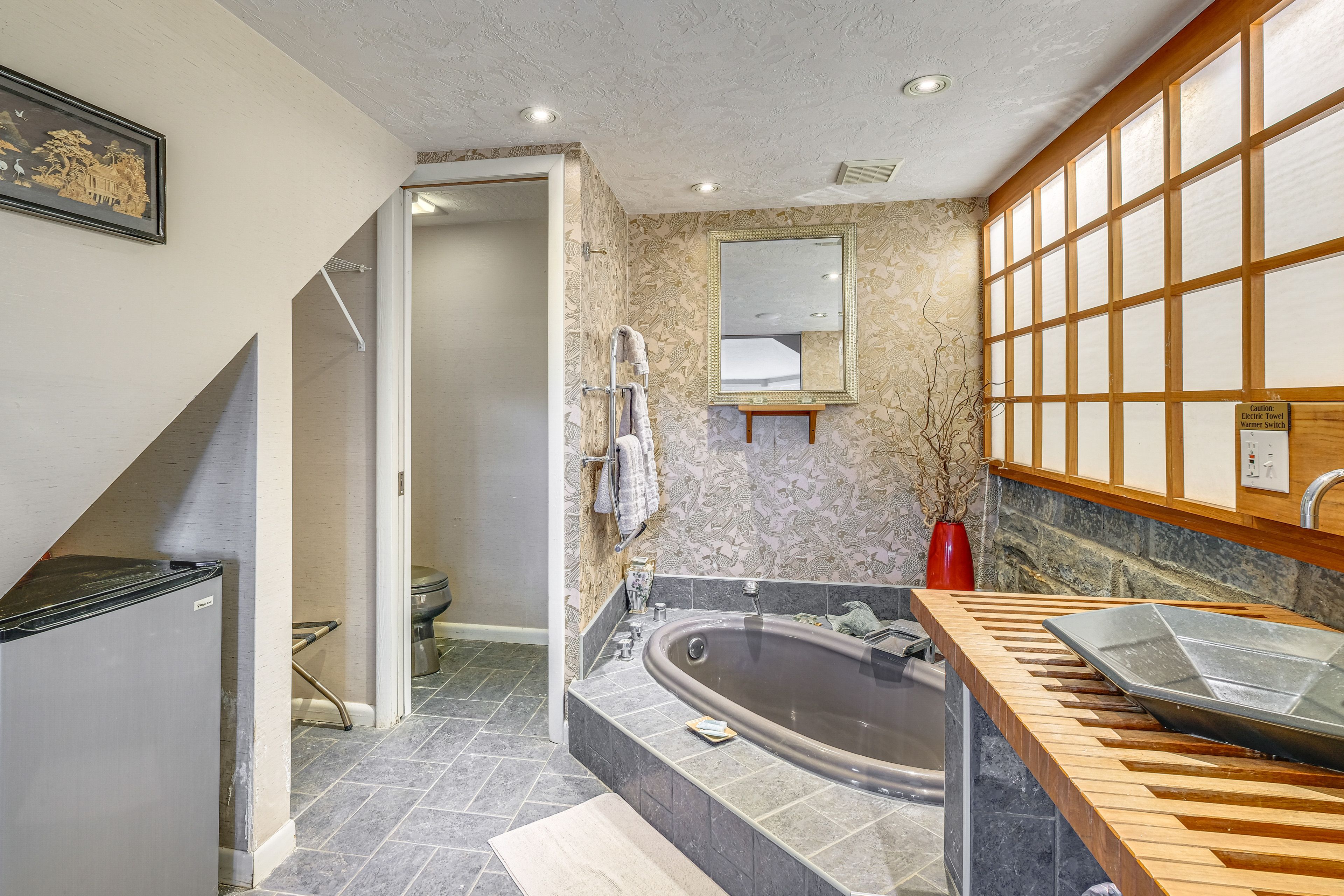 En-Suite Bathroom (Mother-in-Law Suite) | Basement