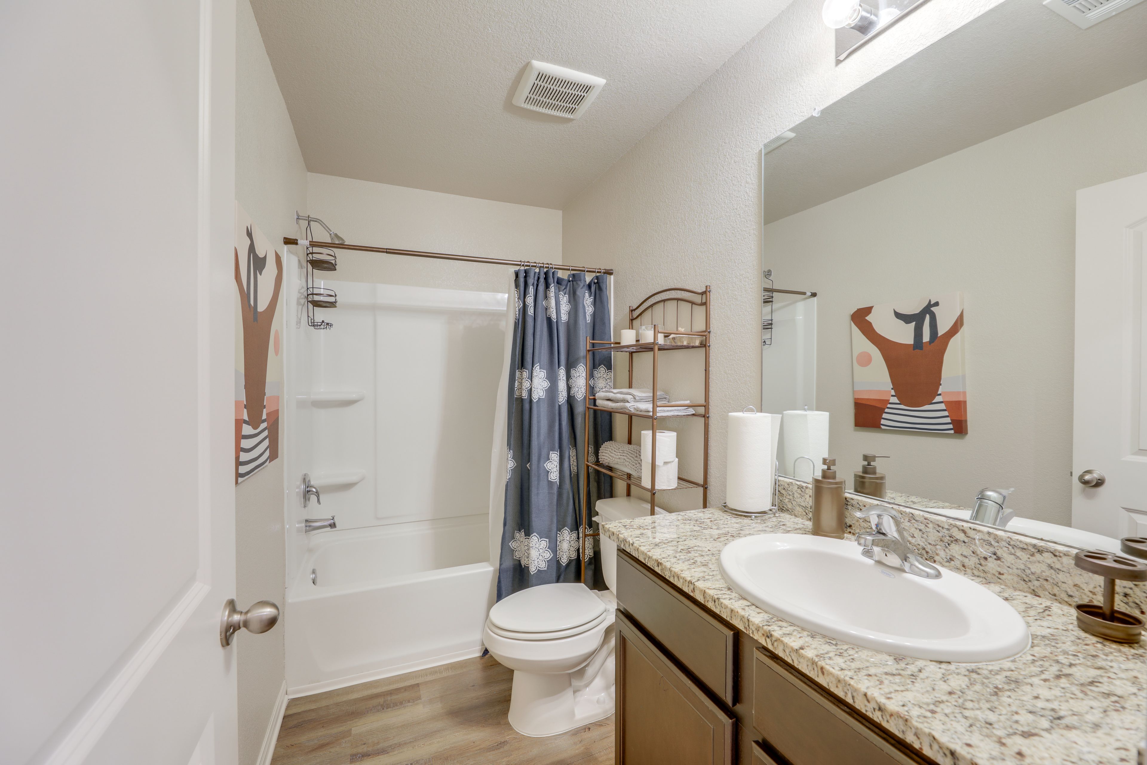 Full Bathroom | 2nd Floor