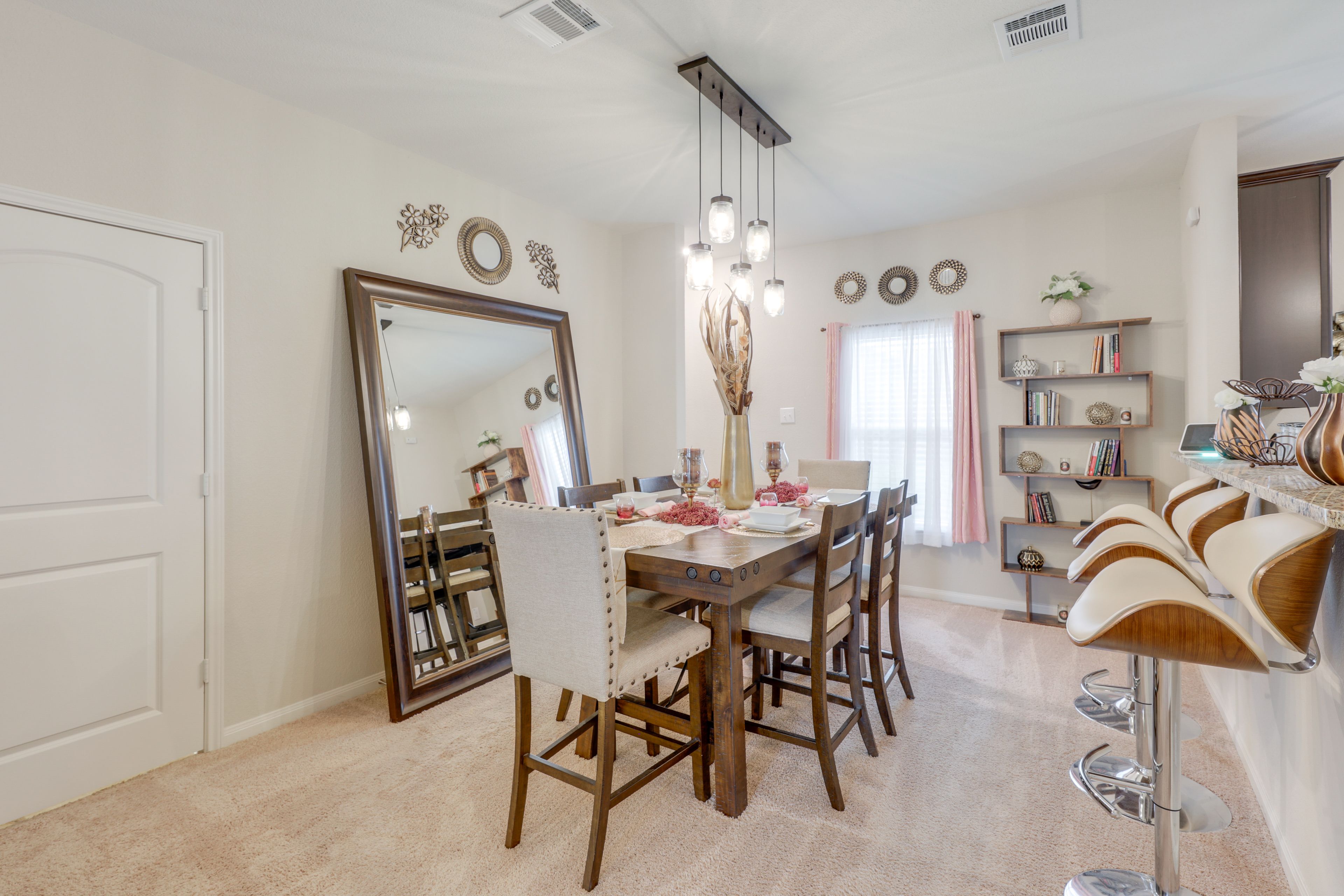 Dining Area | 1st Floor
