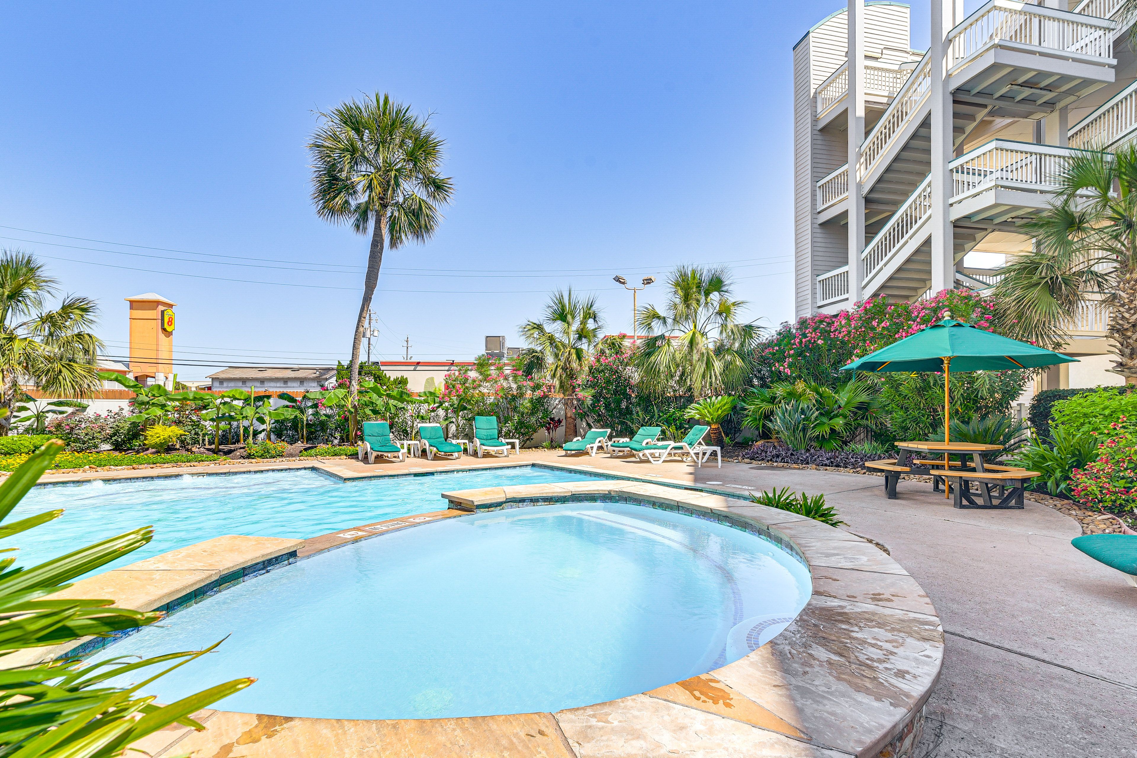 Casa Del Mar | Community Pool Area | Single-Story Unit | 2nd-Floor Condo