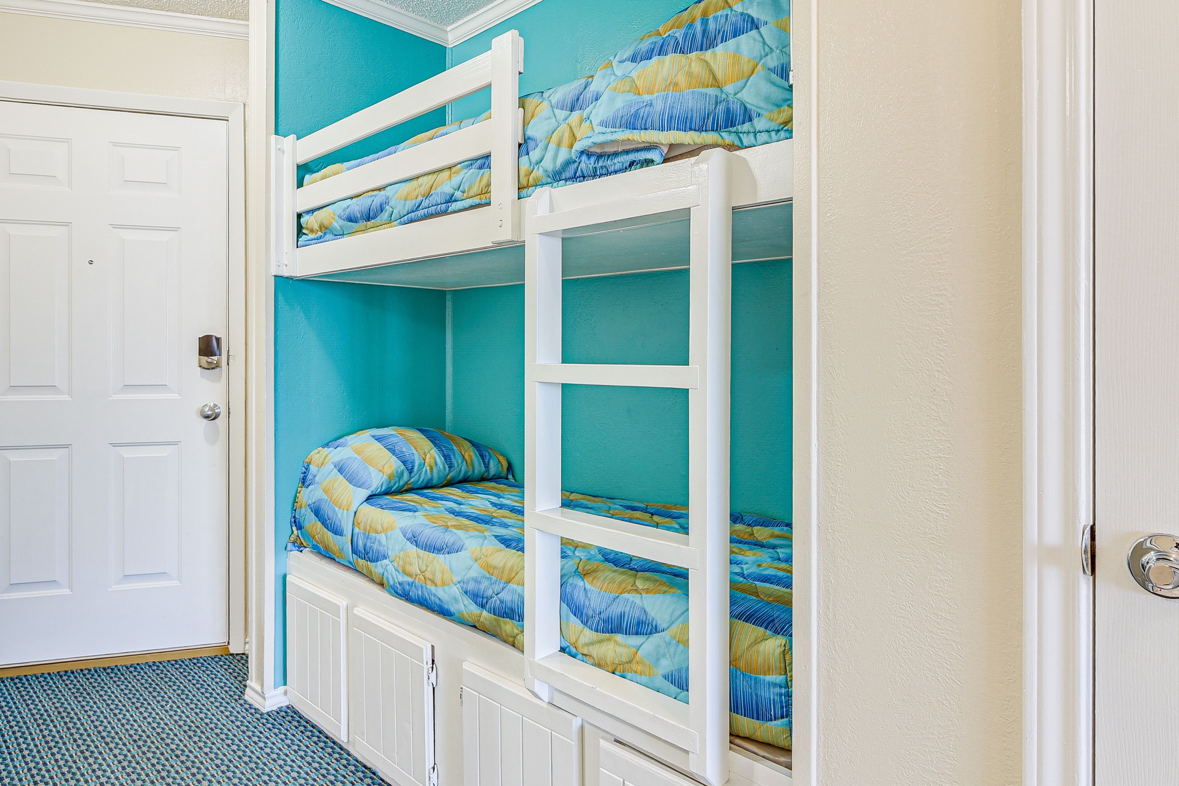 Sleeping Nook | Twin Bunk Bed