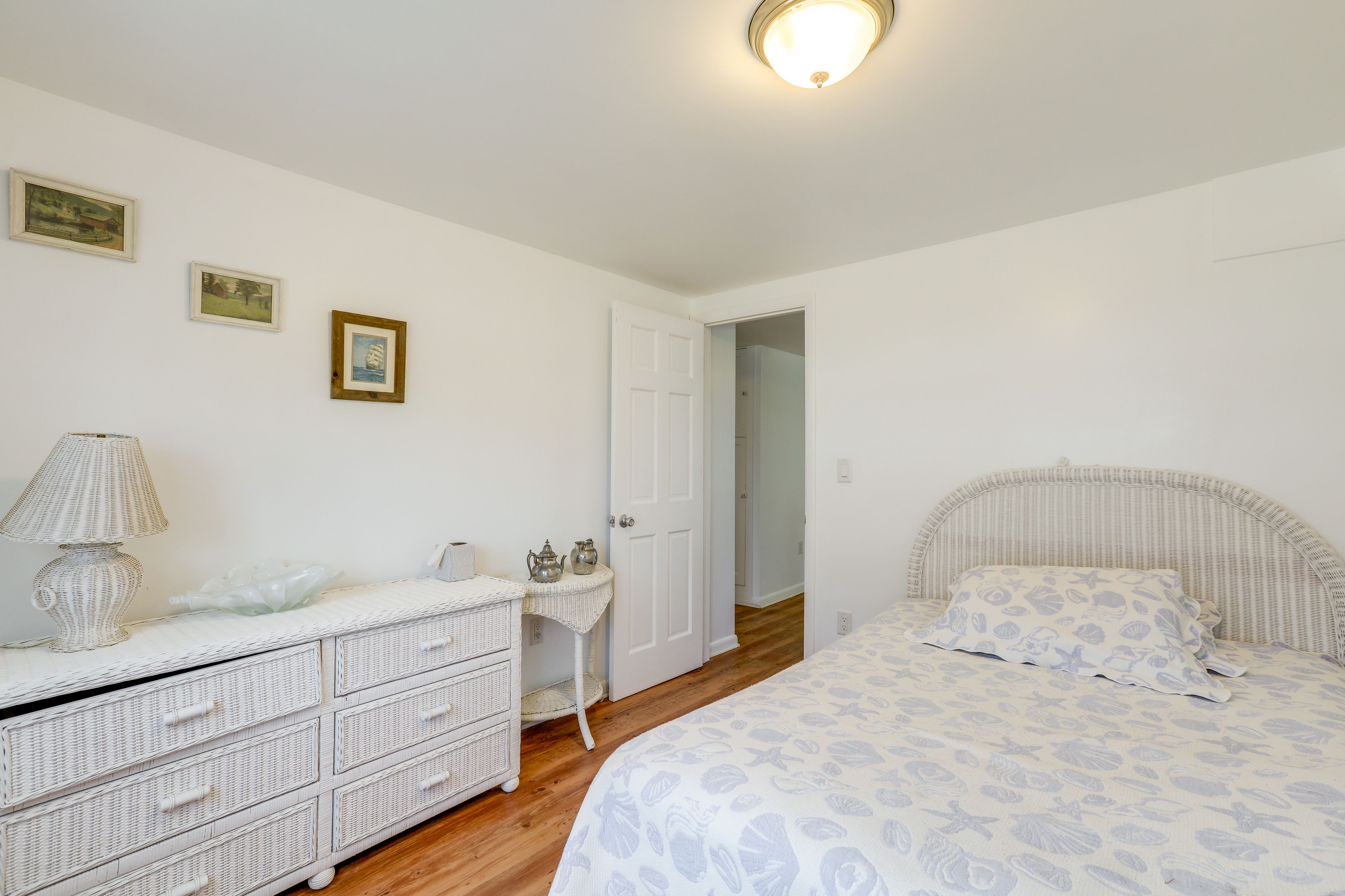 Bedroom 2 | Queen Bed
