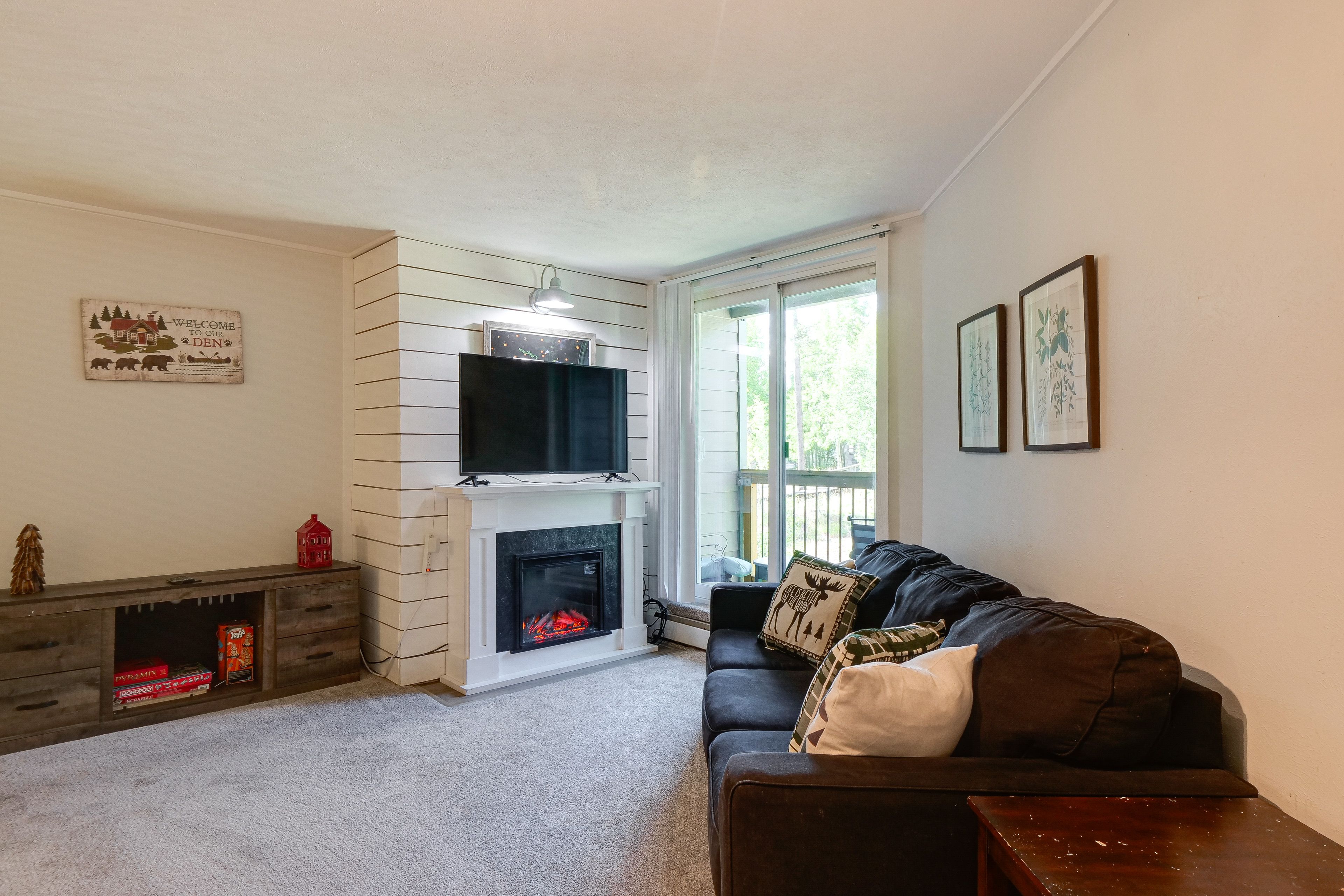 Living Room | Free WiFi | Central A/C & Heat | Electric Fireplace | Smart TV