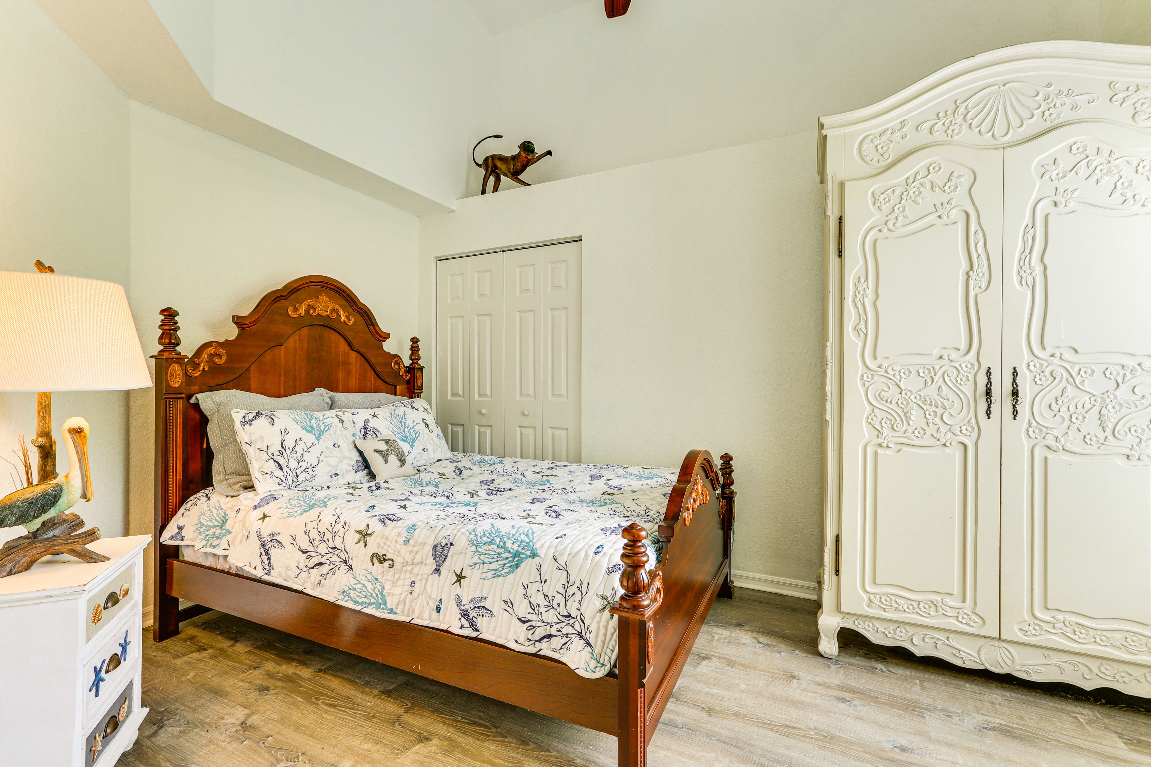 Bedroom 3 | Queen Bed