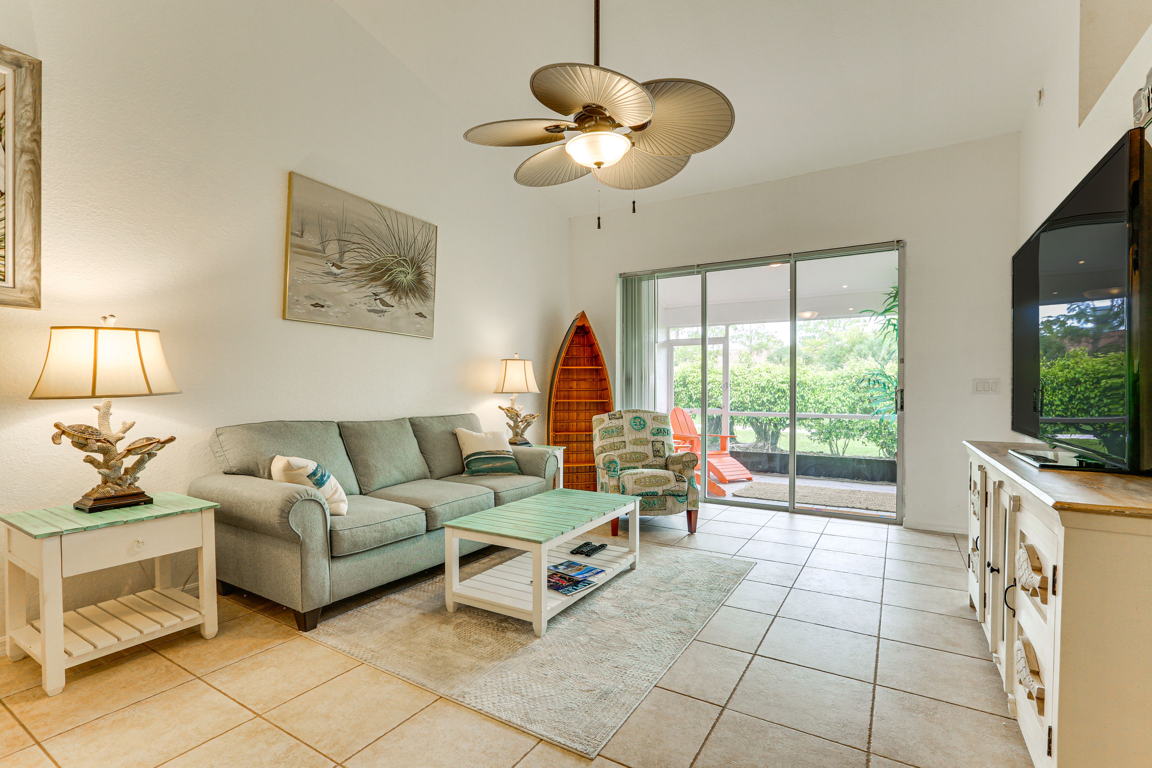 Living Room | Free WiFi | Central Heating & A/C