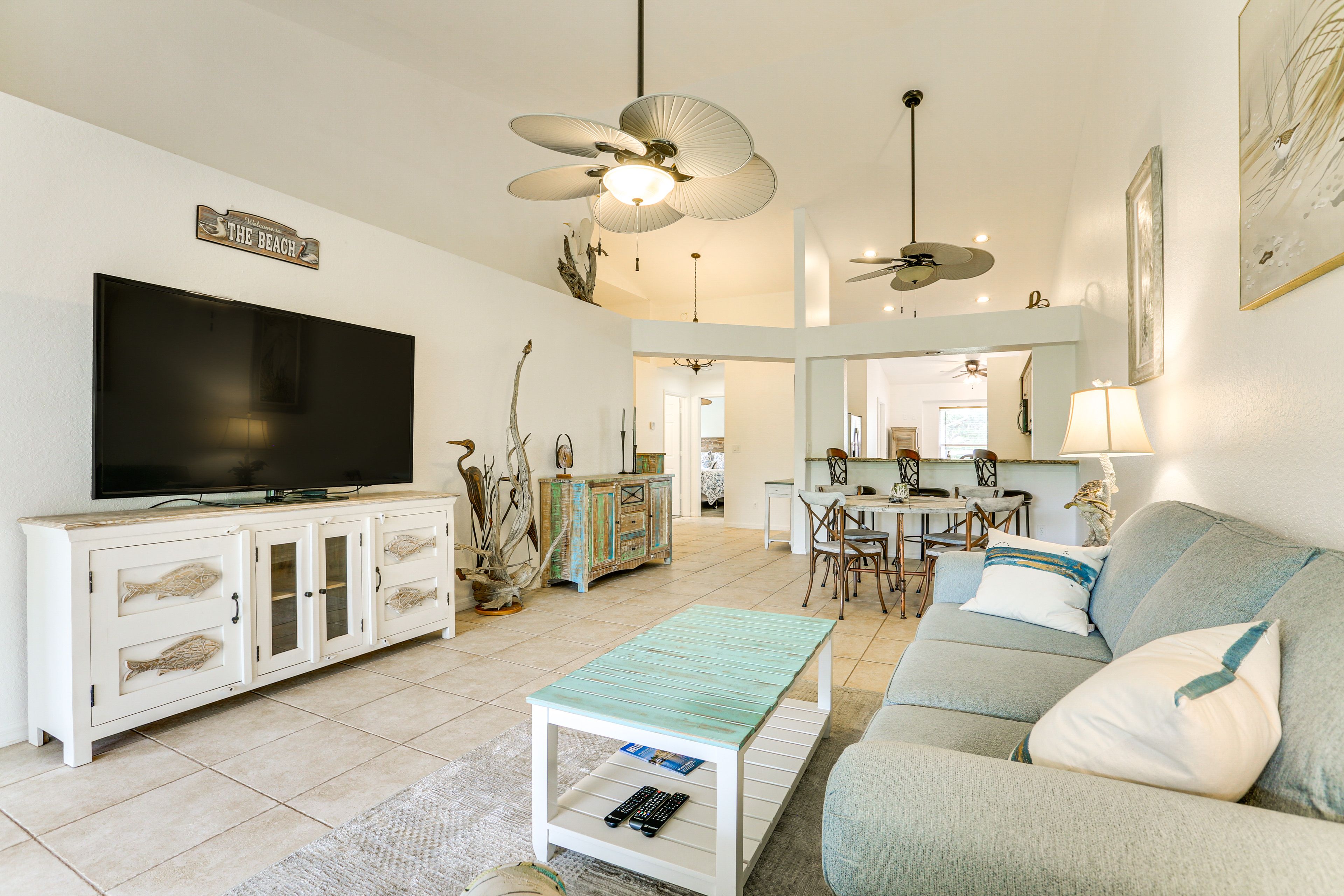 Naples Vacation Rental | 3BR | 2BA | 1,466 Sq Ft | 1 Step Required
