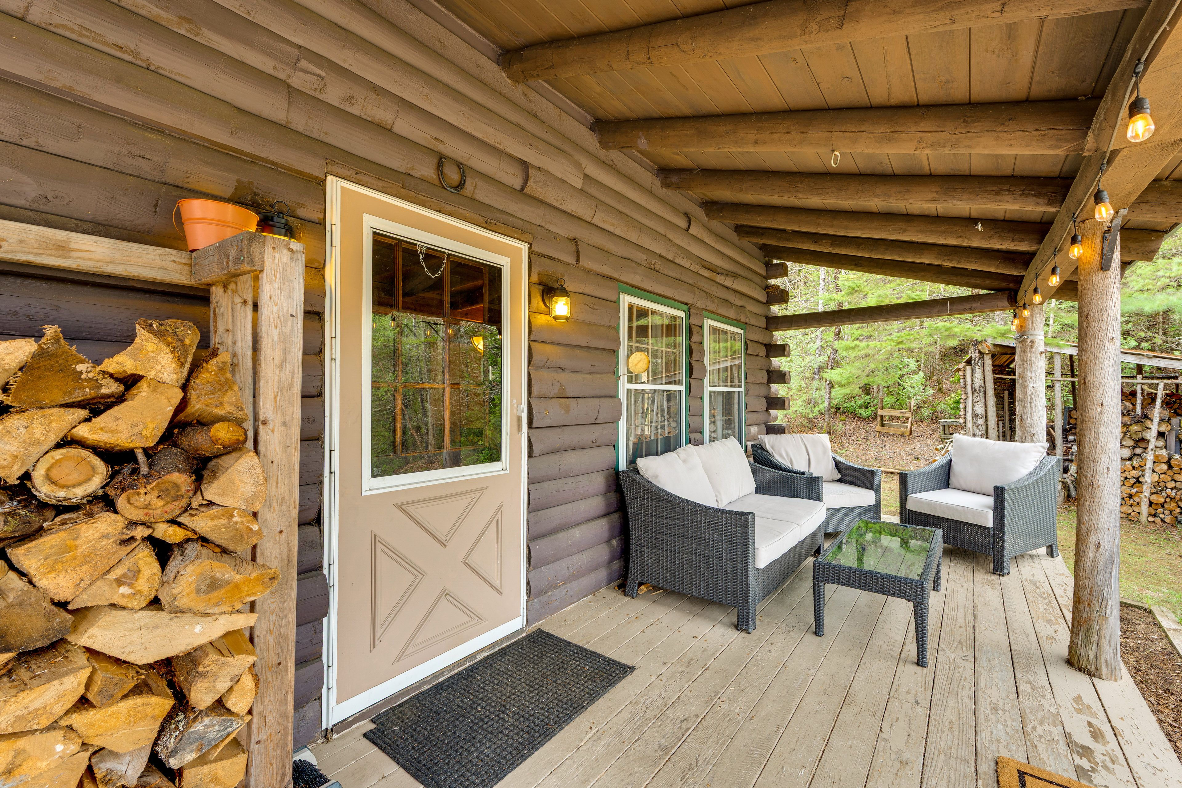 Furnished Porch | Gas Grill