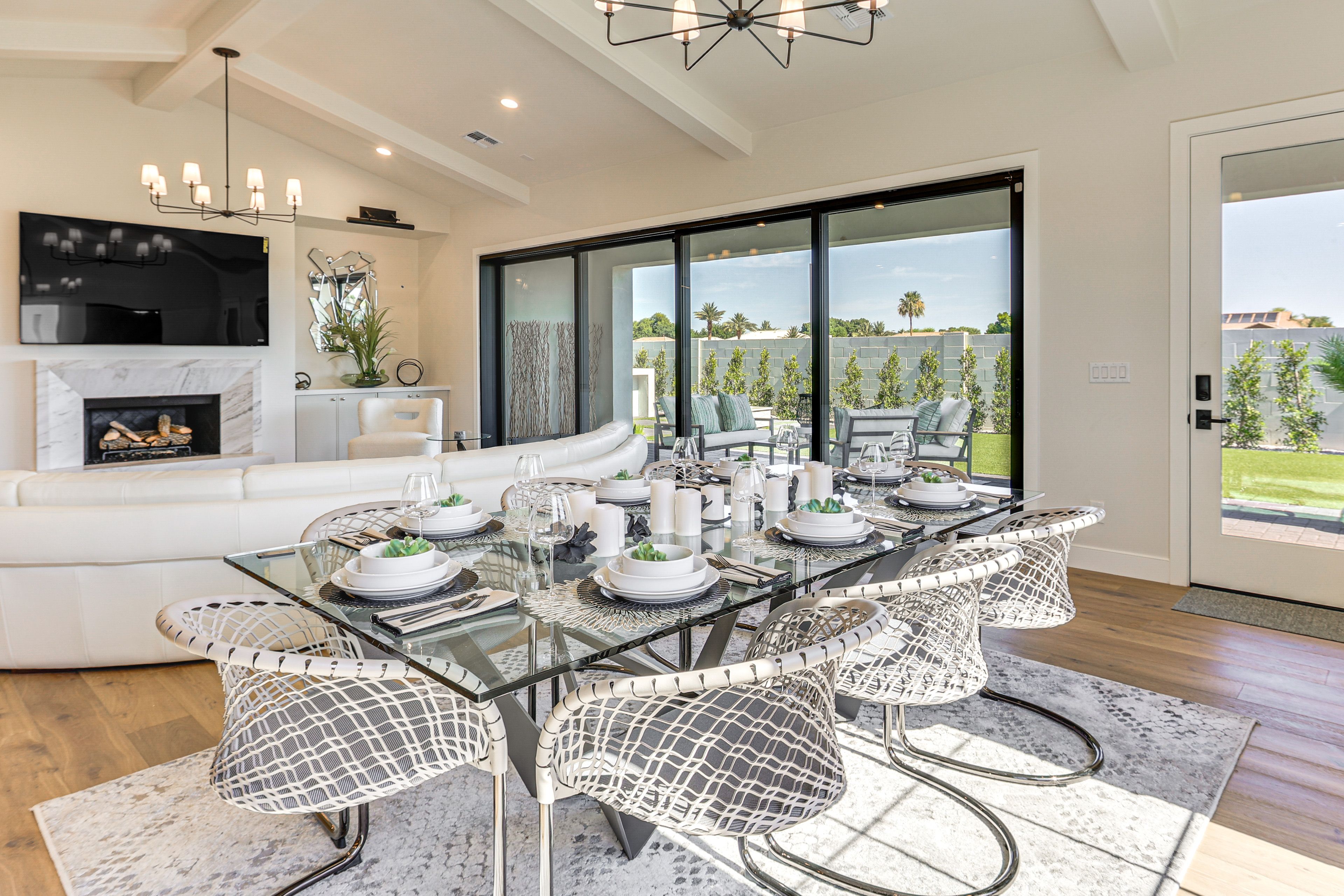 Dining Area | Dishware/Flatware