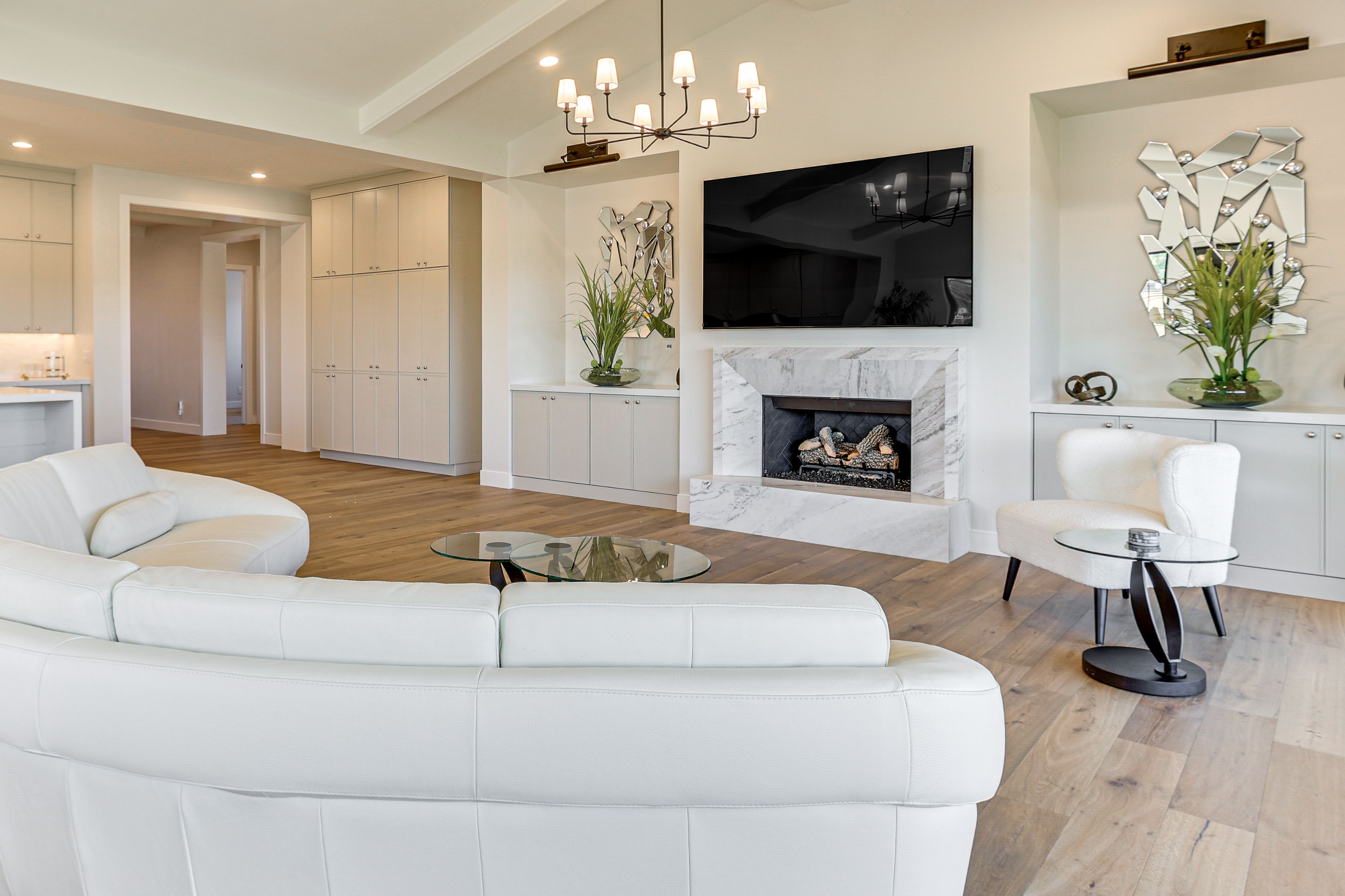 Living Room | Free WiFi | Central A/C & Heating