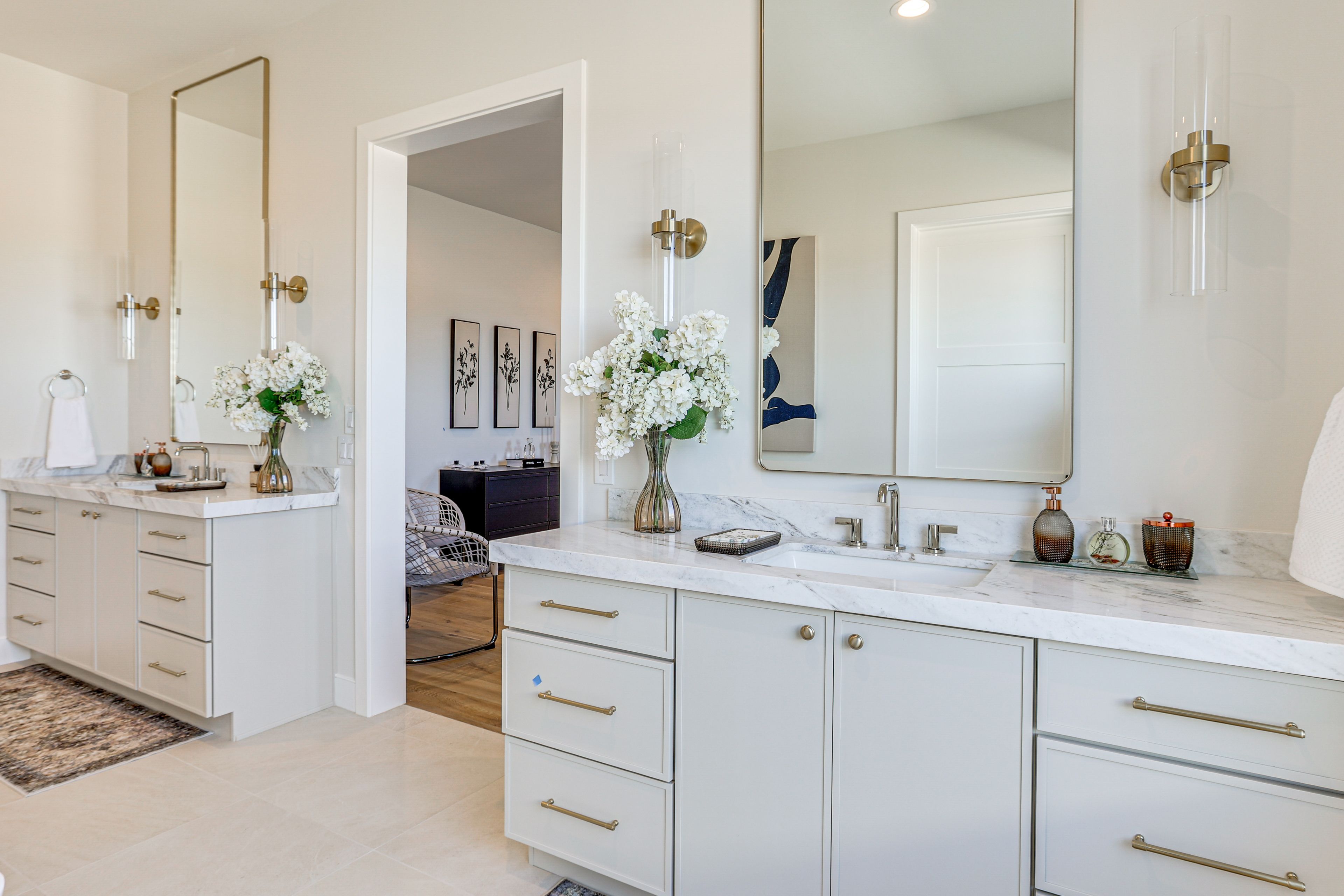 Full Bathroom | Towels Provided