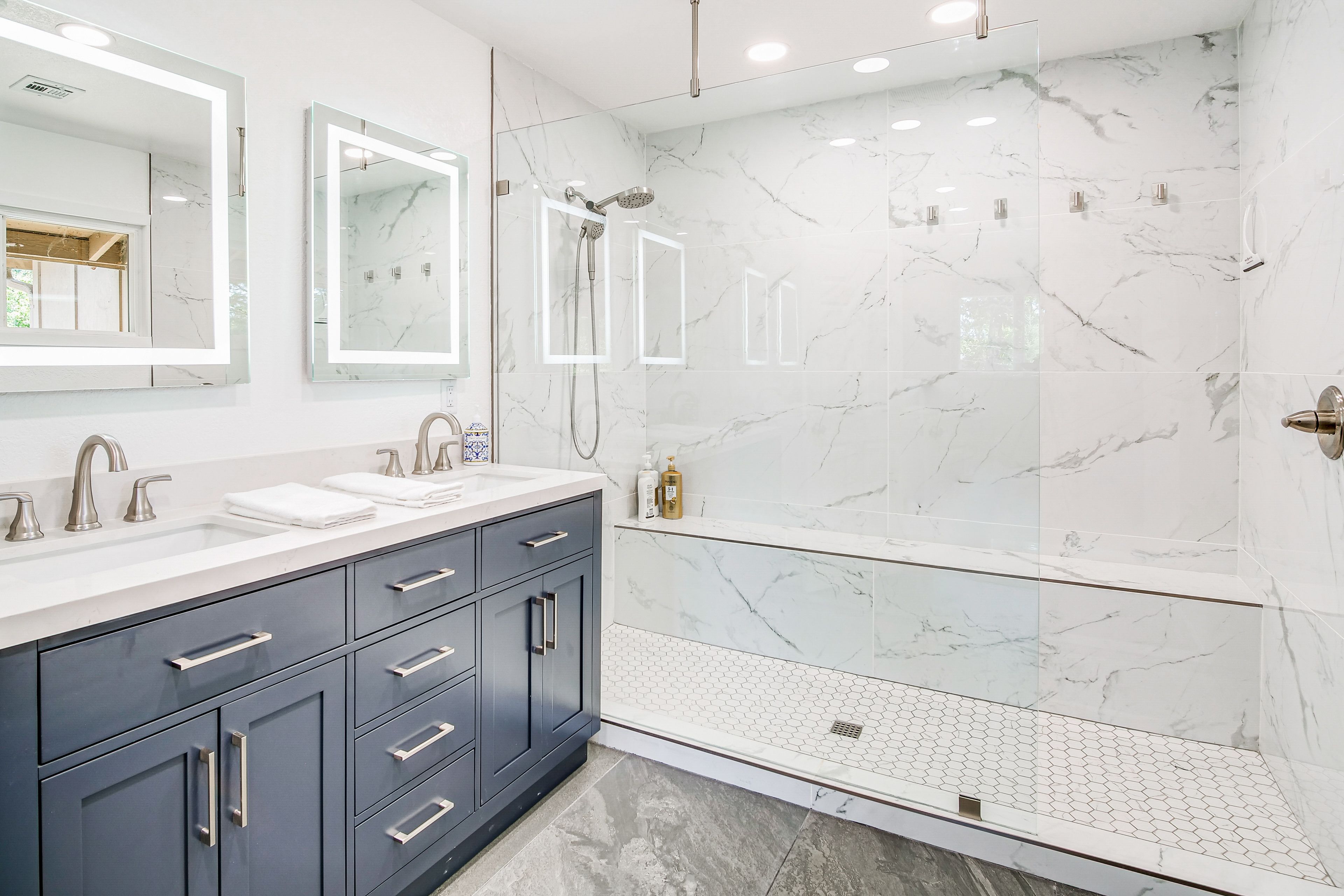 En-Suite Bathroom | 2nd Floor | Extra Large Shower