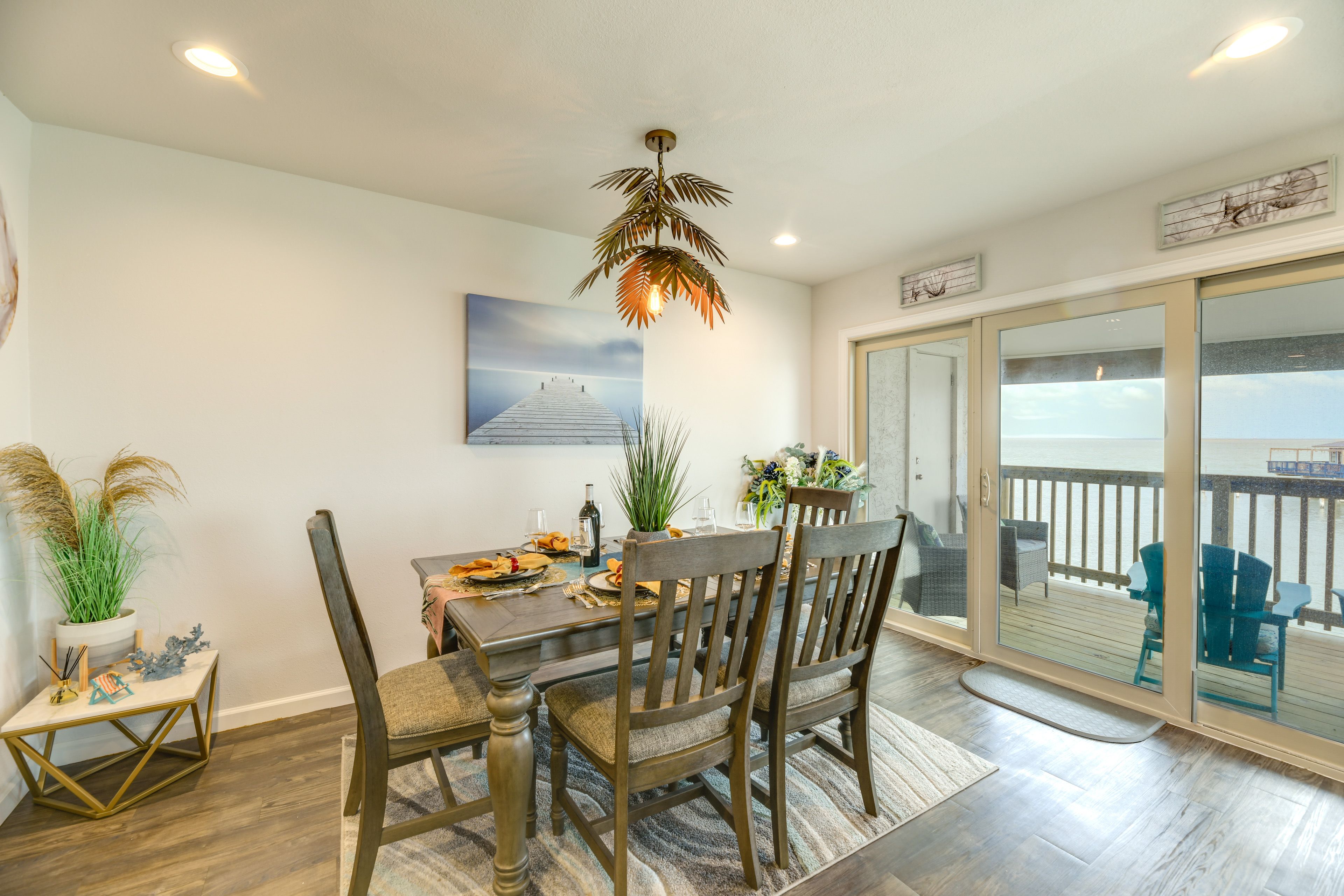 Dining Area | Dishware/Flatware Provided | Main Level