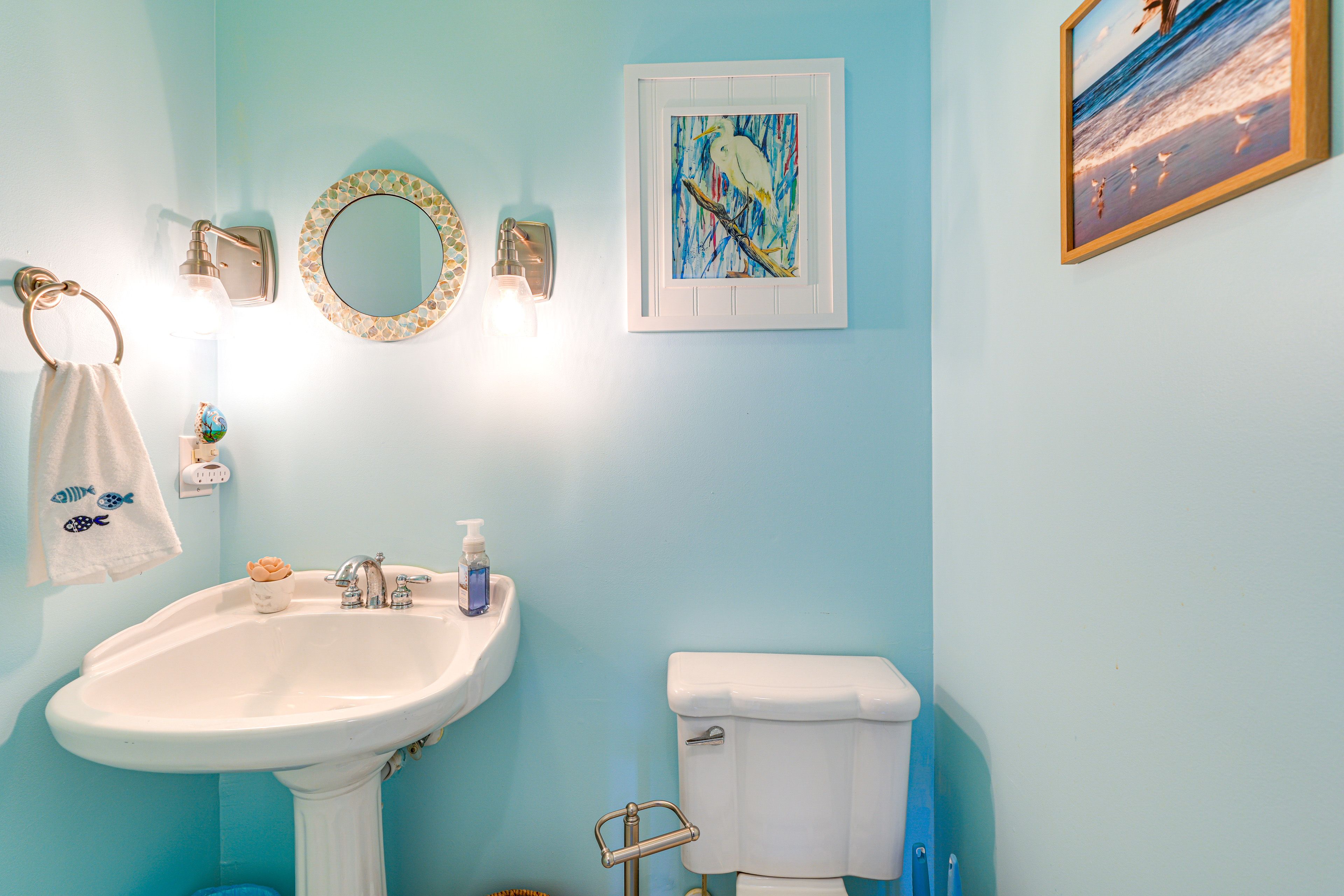 Half Bathroom | 2nd Floor